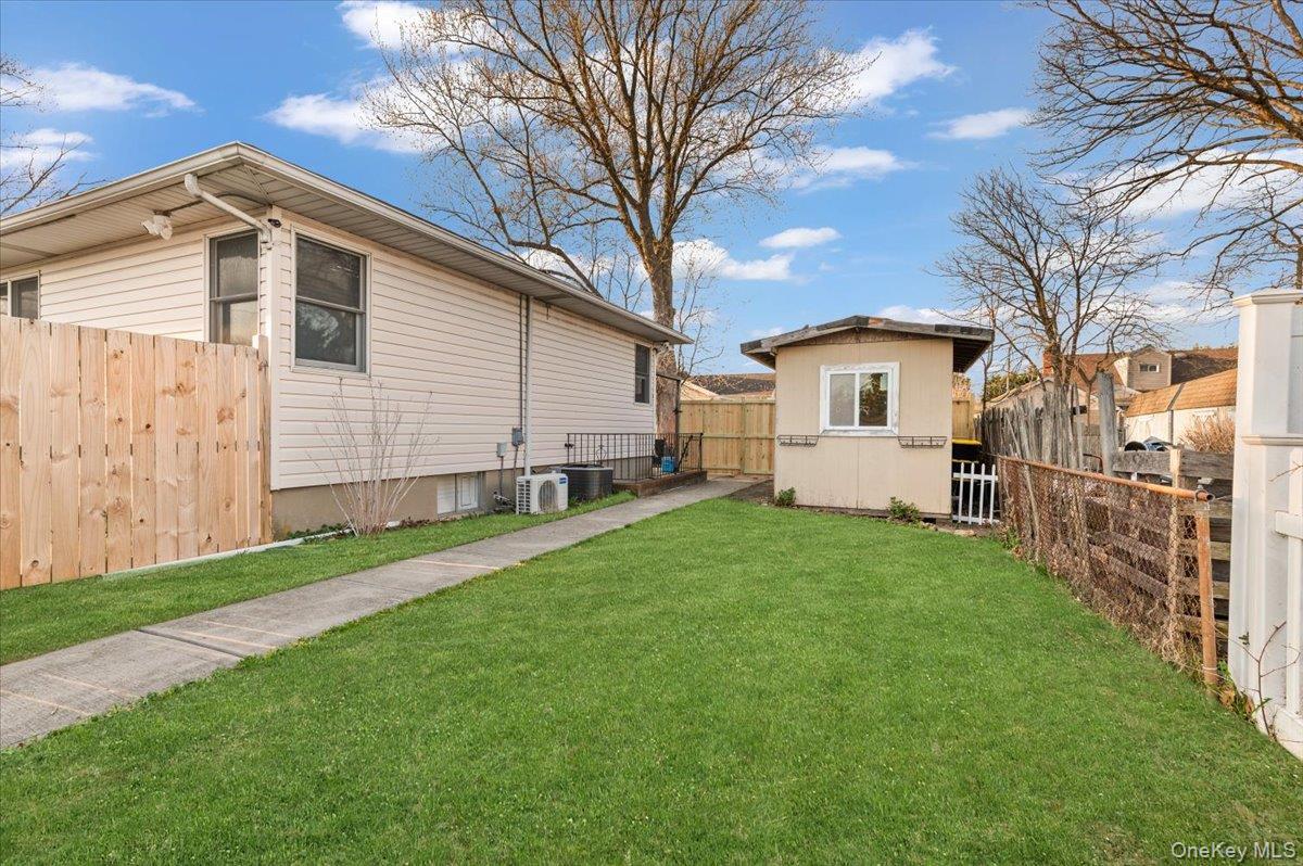 Single Family Catskill  Suffolk County, NY 11757, MLS-986866-33