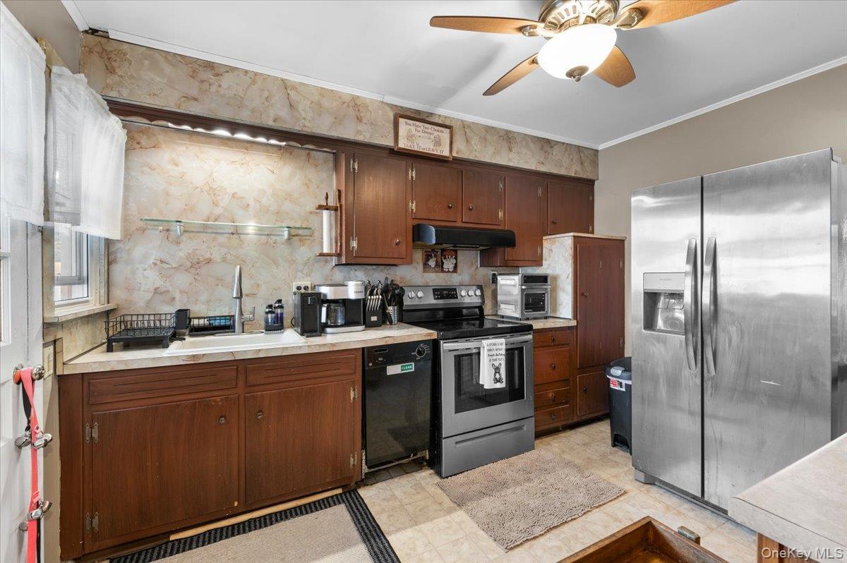 Single Family Catskill  Suffolk County, NY 11757, MLS-986866-9