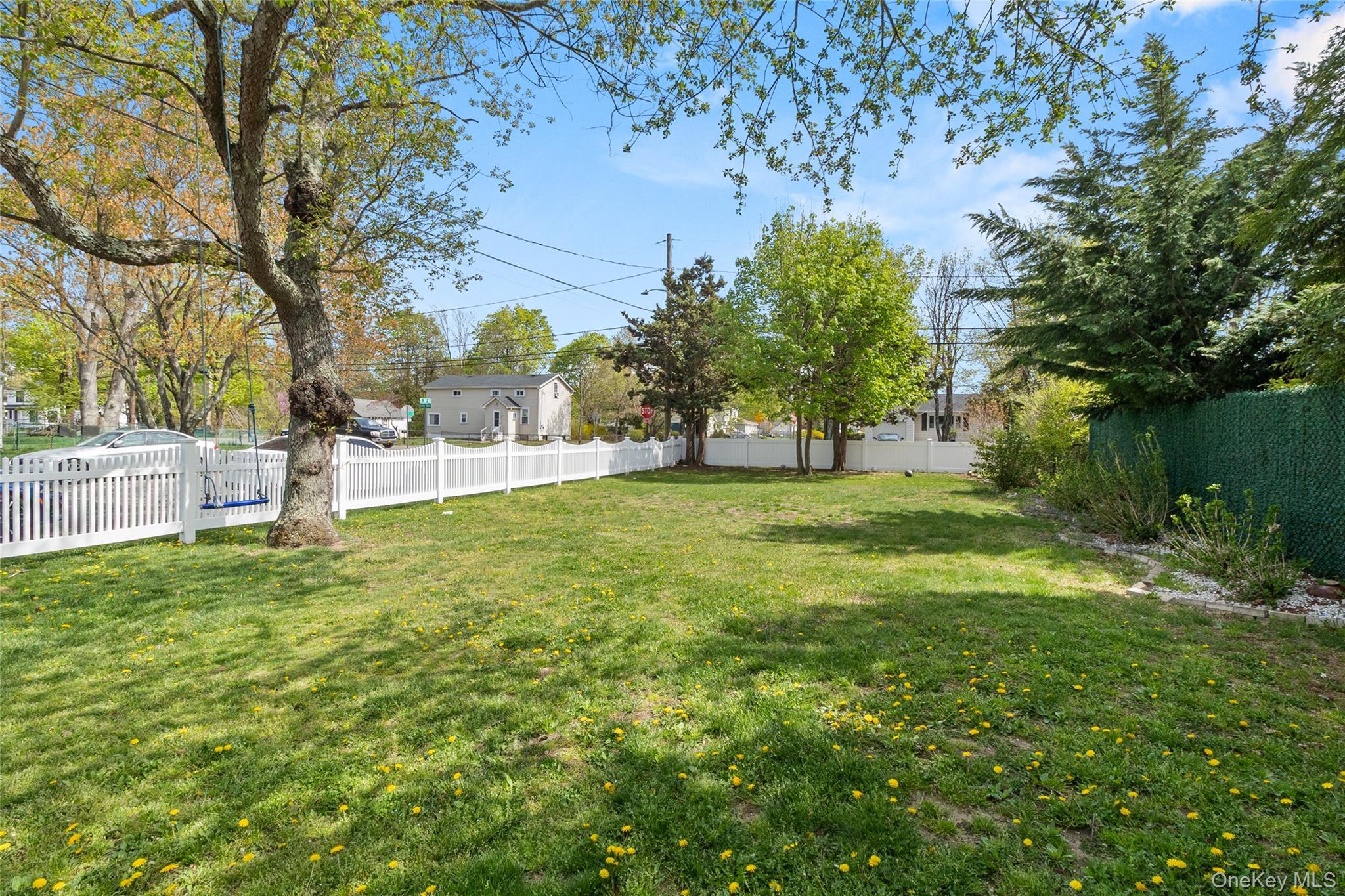 Single Family 28th  Suffolk County, NY 11798, MLS-986868-23