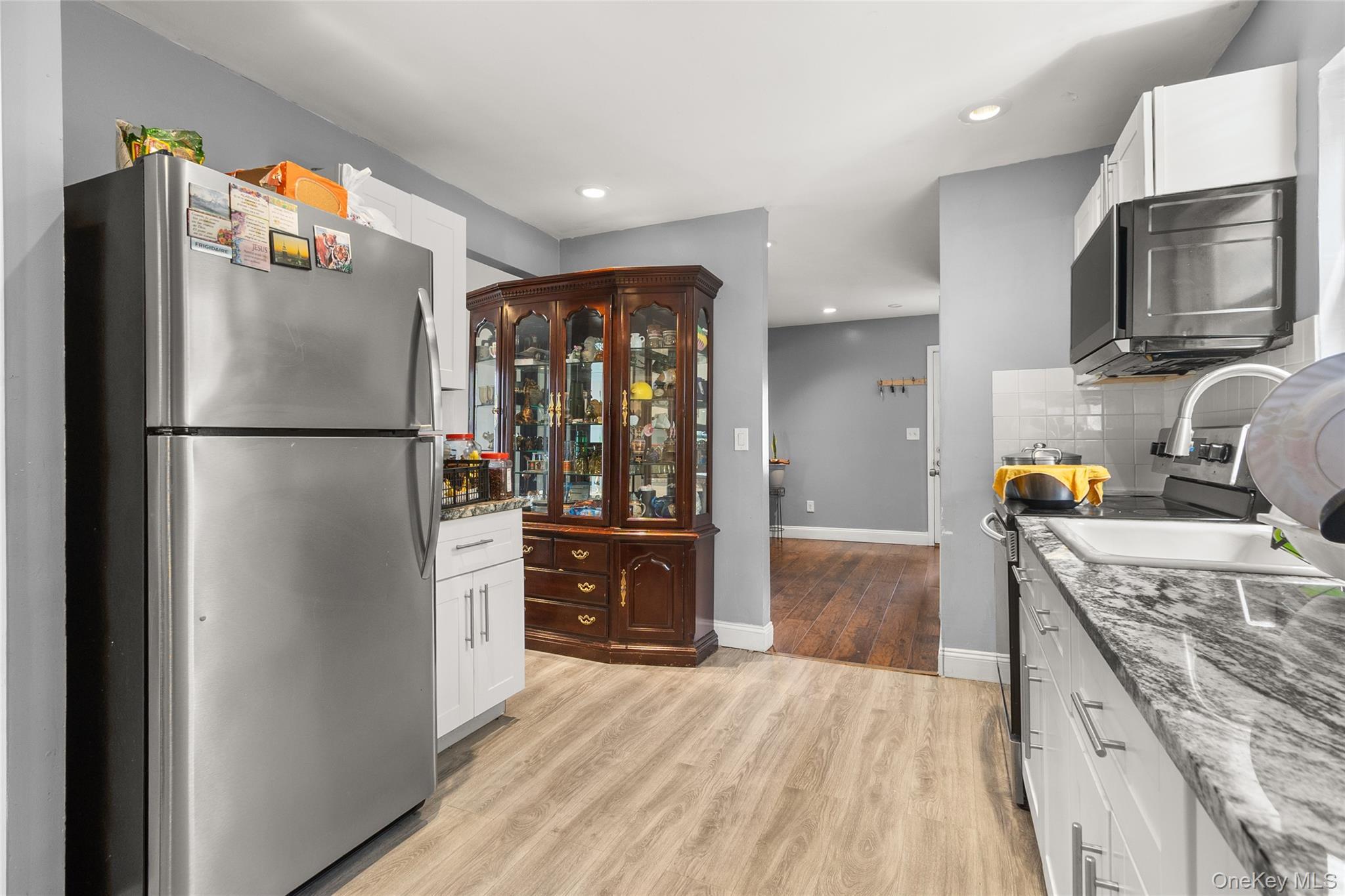 Single Family 28th  Suffolk County, NY 11798, MLS-986868-8