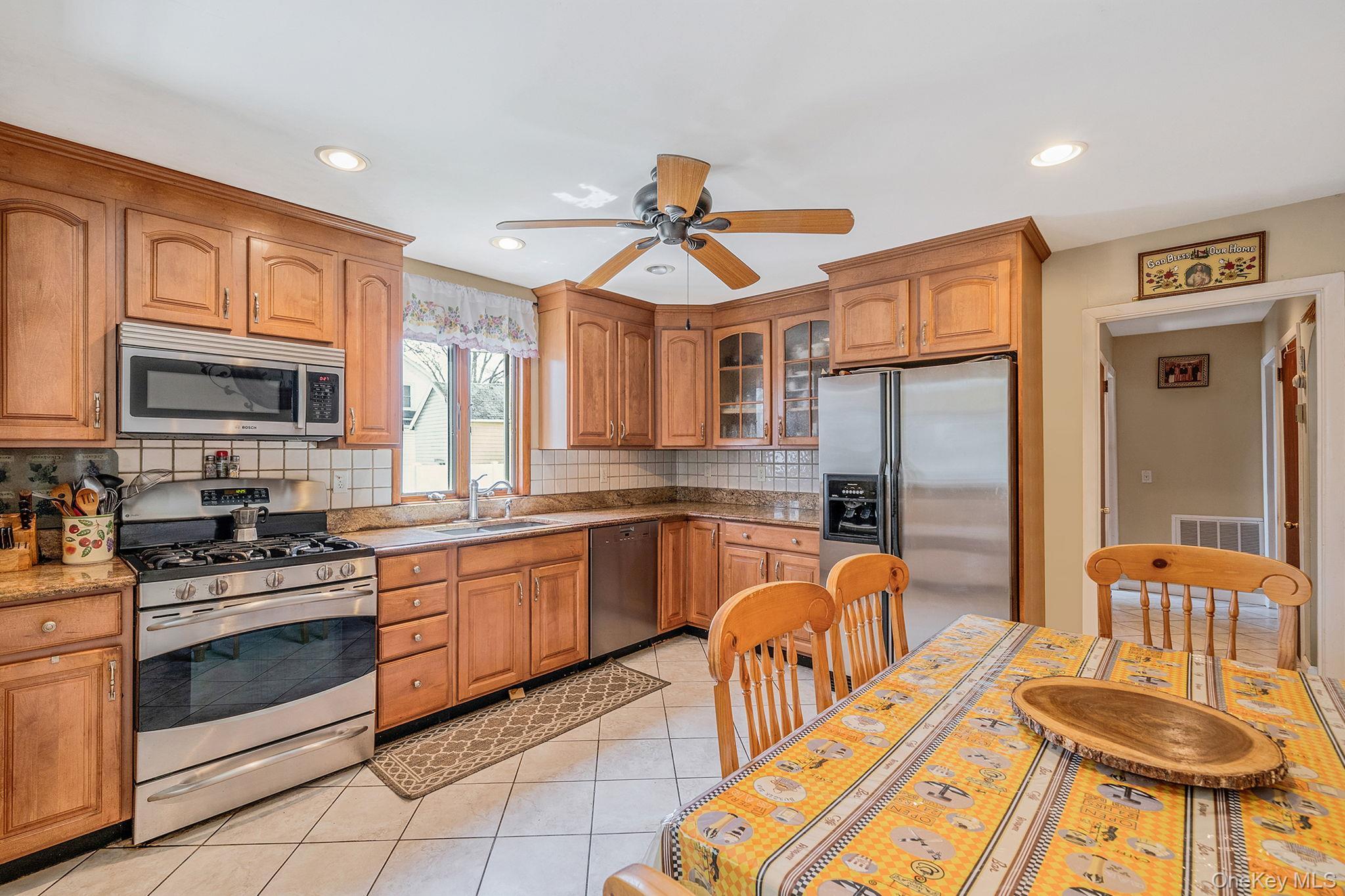 Single Family Chichester  Suffolk County, NY 11746, MLS-986872-6