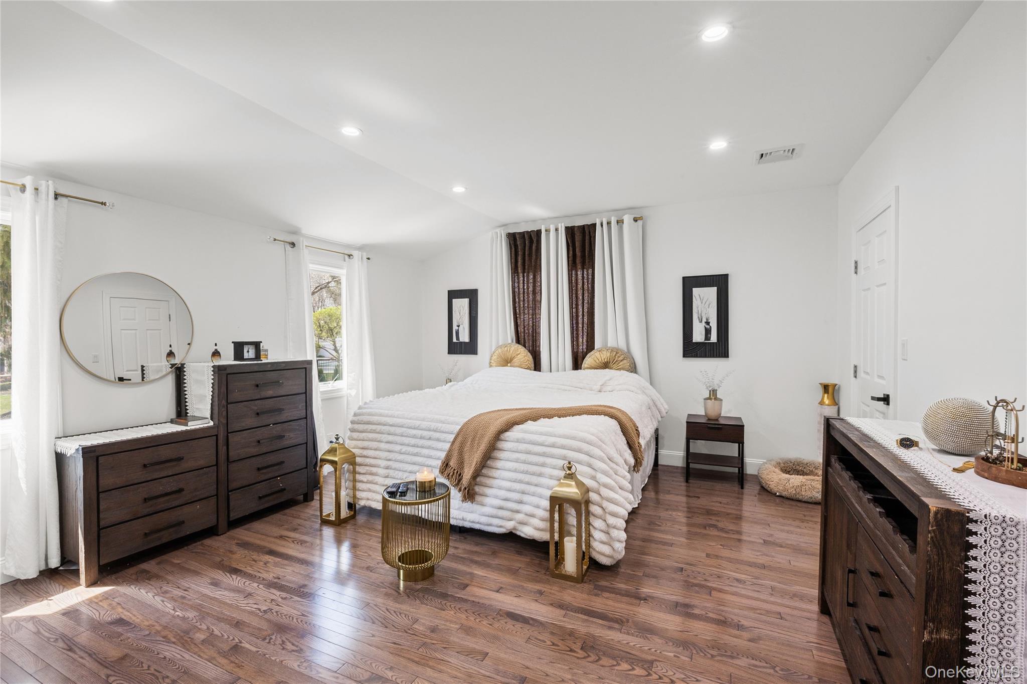 Single Family Grove  Suffolk County, NY 11727, MLS-986888-16