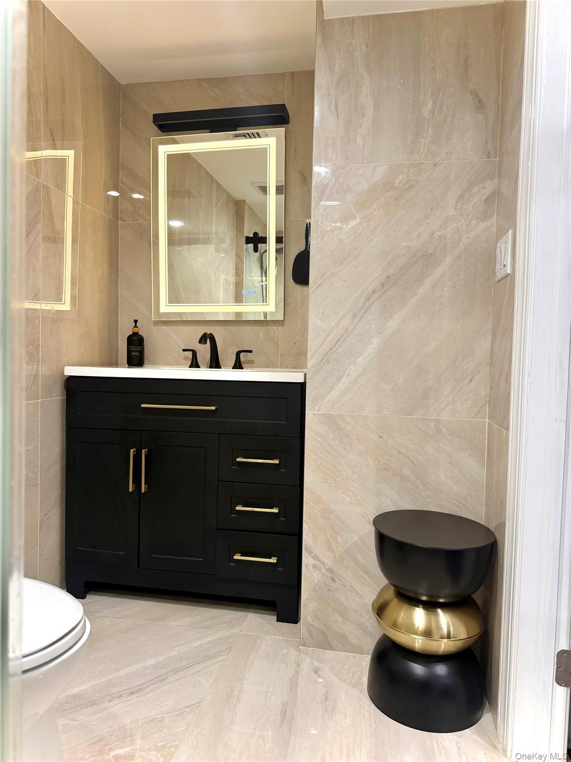 Single Family Grove  Suffolk County, NY 11727, MLS-986888-17