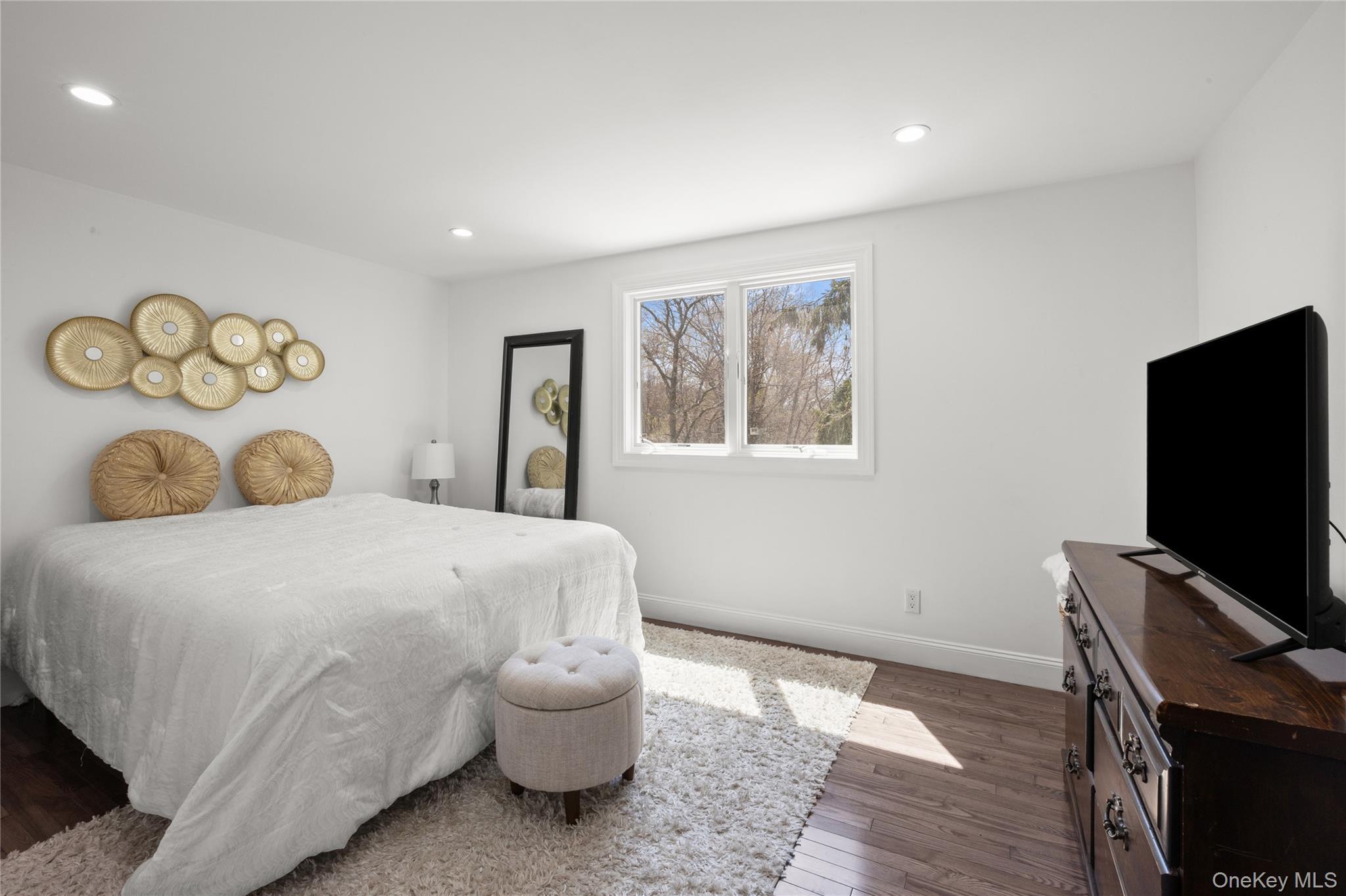 Single Family Grove  Suffolk County, NY 11727, MLS-986888-20