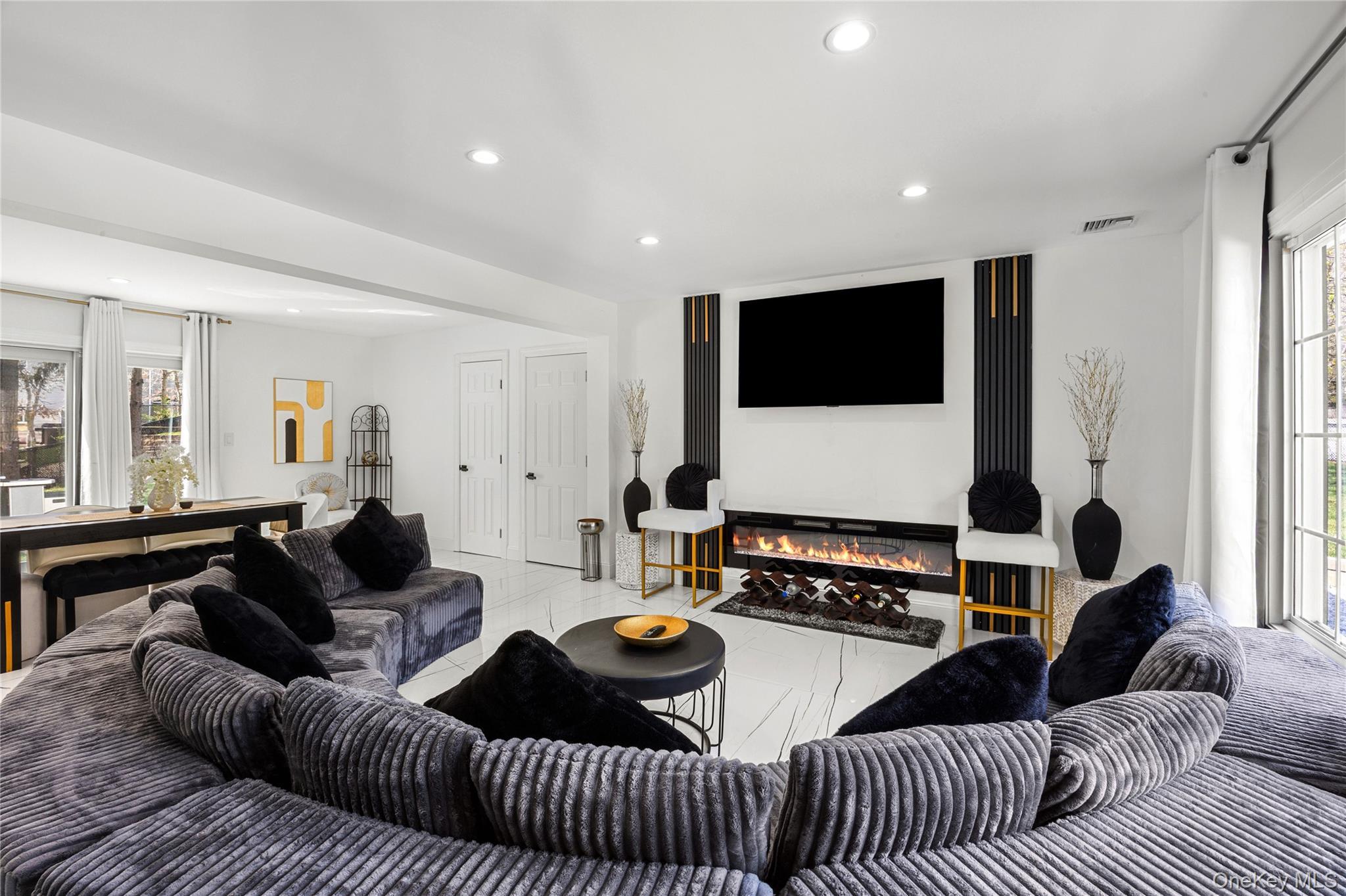 Single Family Grove  Suffolk County, NY 11727, MLS-986888-6