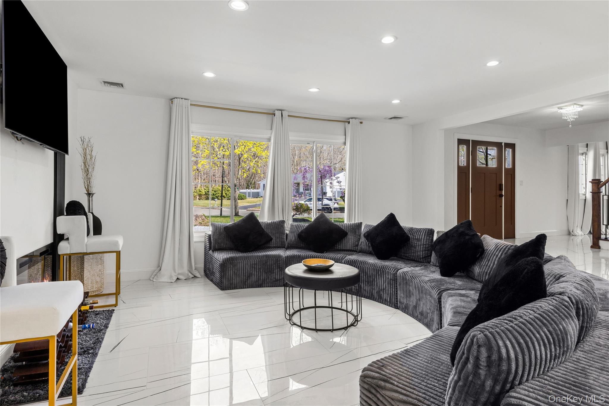 Single Family Grove  Suffolk County, NY 11727, MLS-986888-7