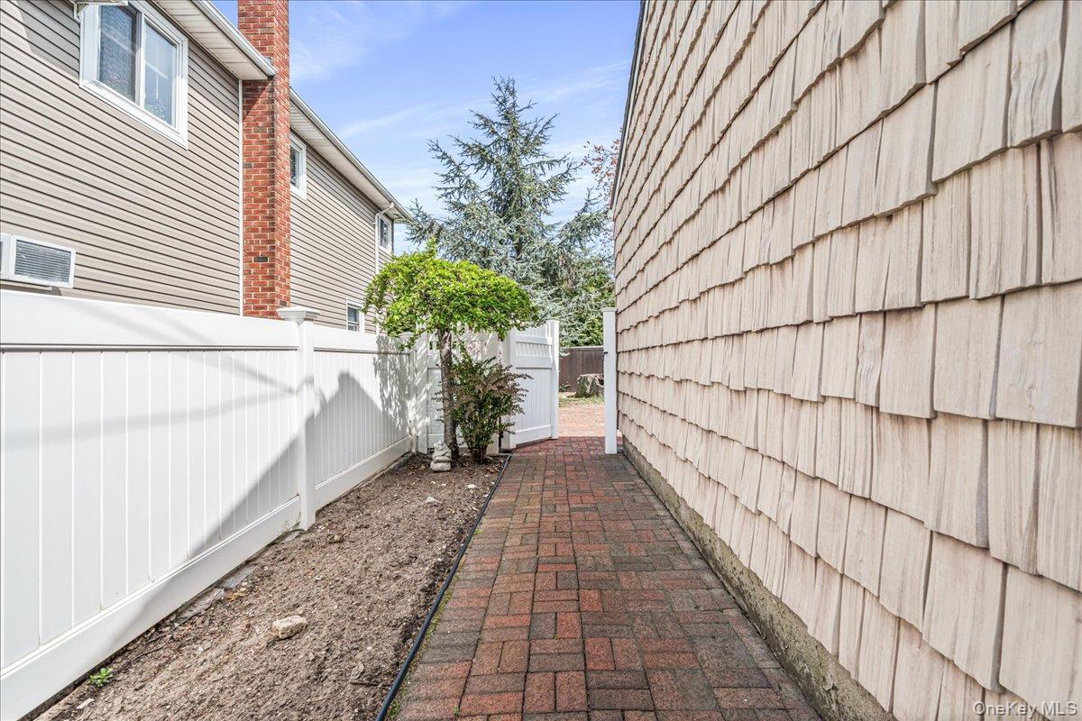 Single Family Norman  Nassau County, NY 11563, MLS-986909-29