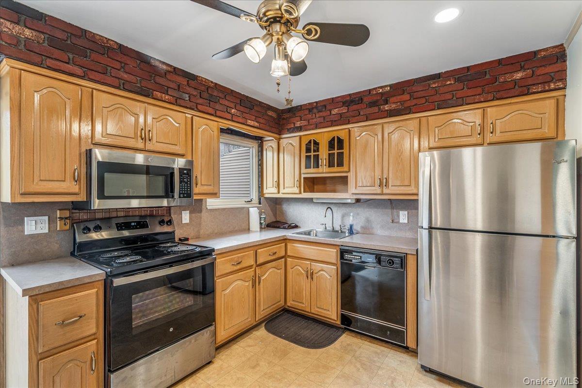 Single Family Norman  Nassau County, NY 11563, MLS-986909-7