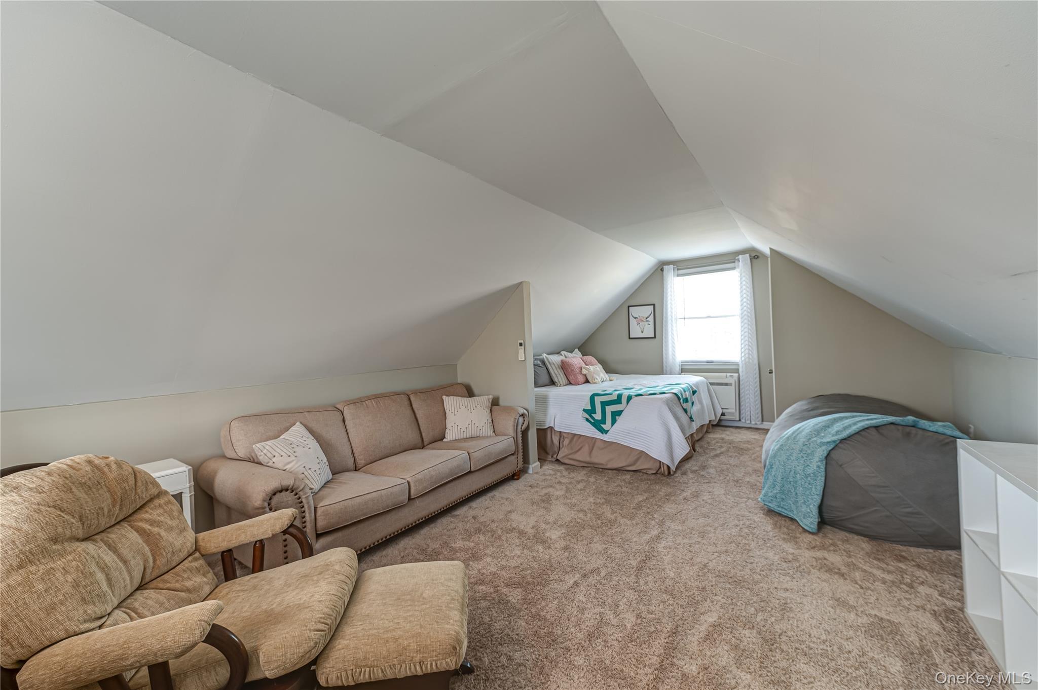 Single Family 4th  Suffolk County, NY 11780, MLS-986916-16