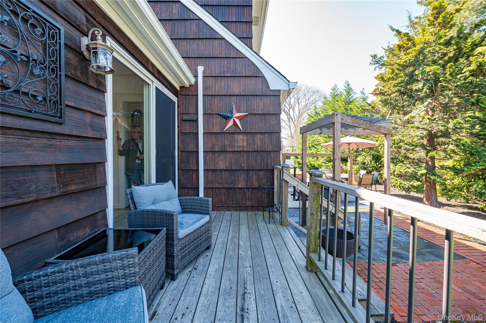 Single Family 4th  Suffolk County, NY 11780, MLS-986916-24