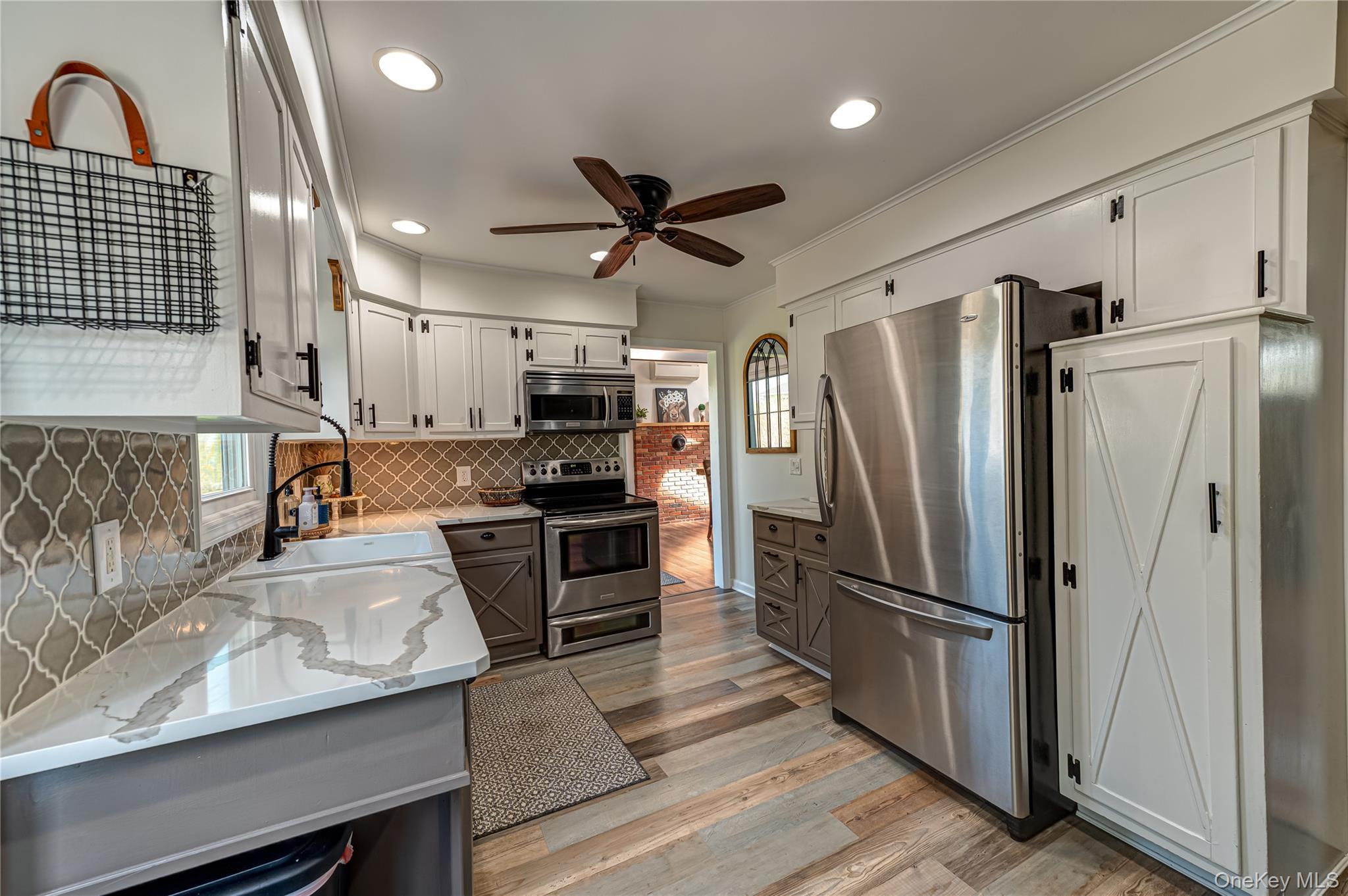 Single Family 4th  Suffolk County, NY 11780, MLS-986916-3