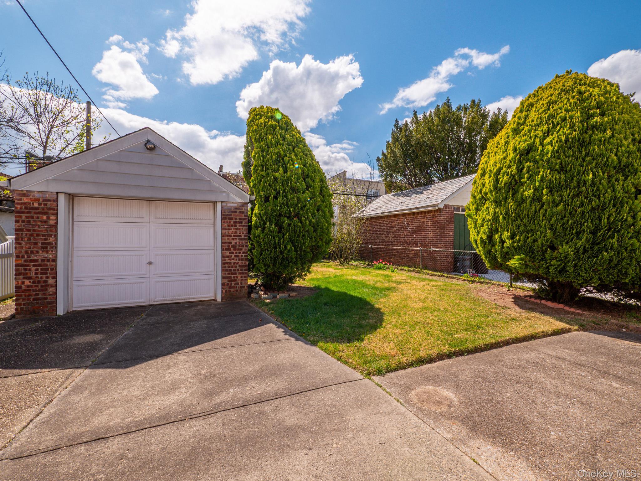 Single Family 221st  Queens, NY 11427, MLS-986931-29