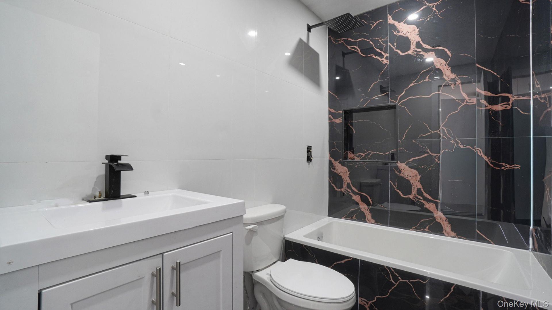 Single Family 238th  Bronx, NY 10470, MLS-986979-18