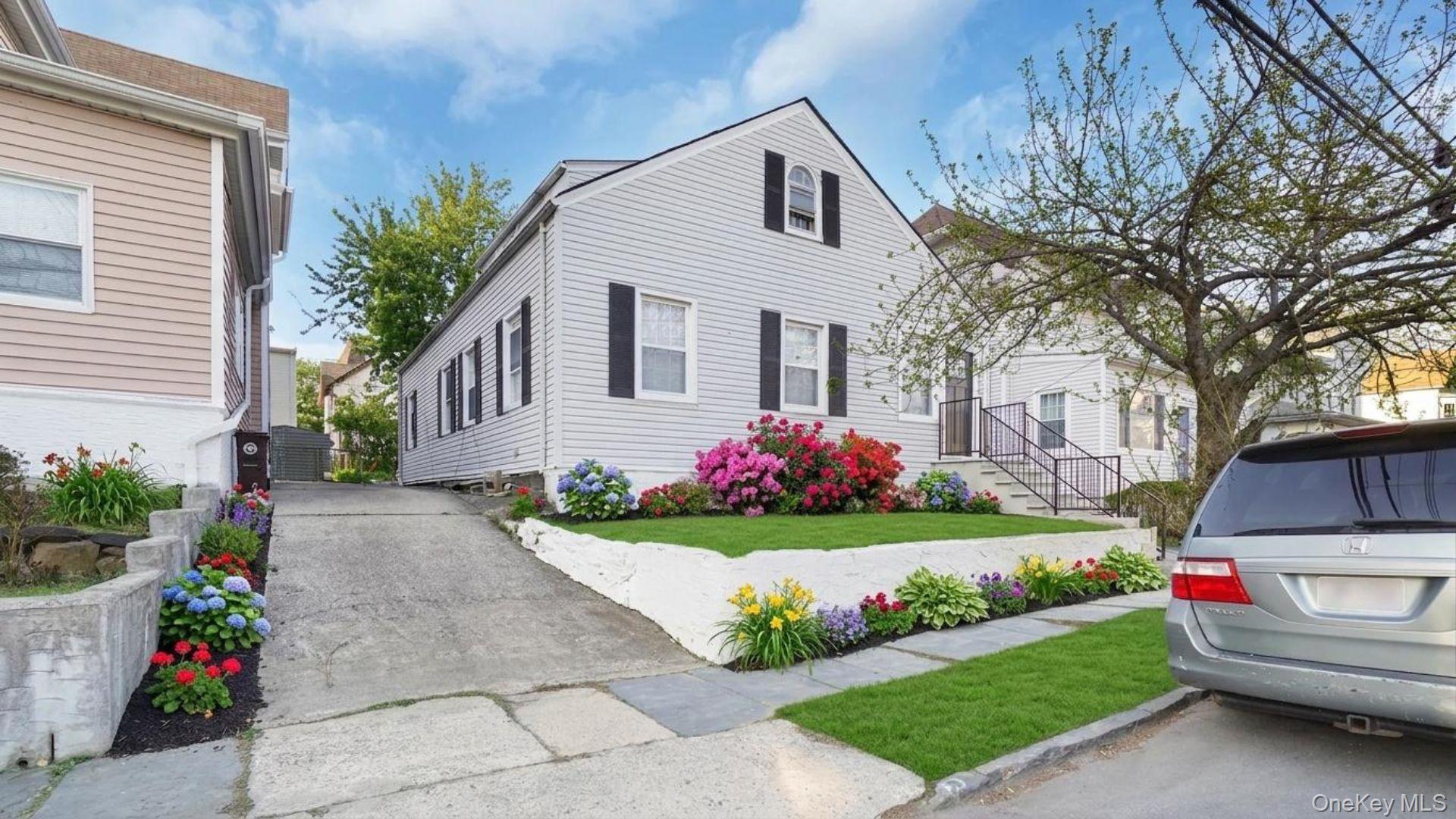 Single Family 238th  Bronx, NY 10470, MLS-986979-21