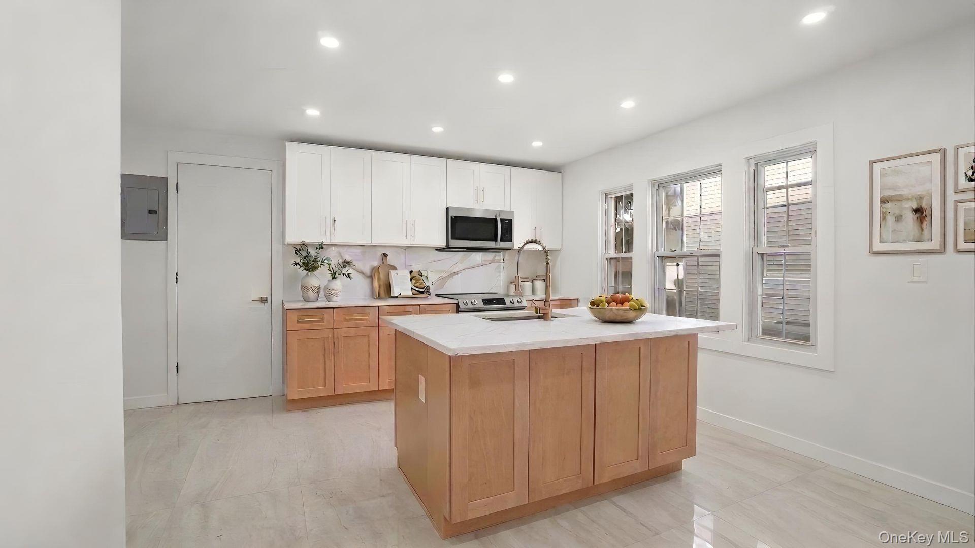 Single Family 238th  Bronx, NY 10470, MLS-986979-4