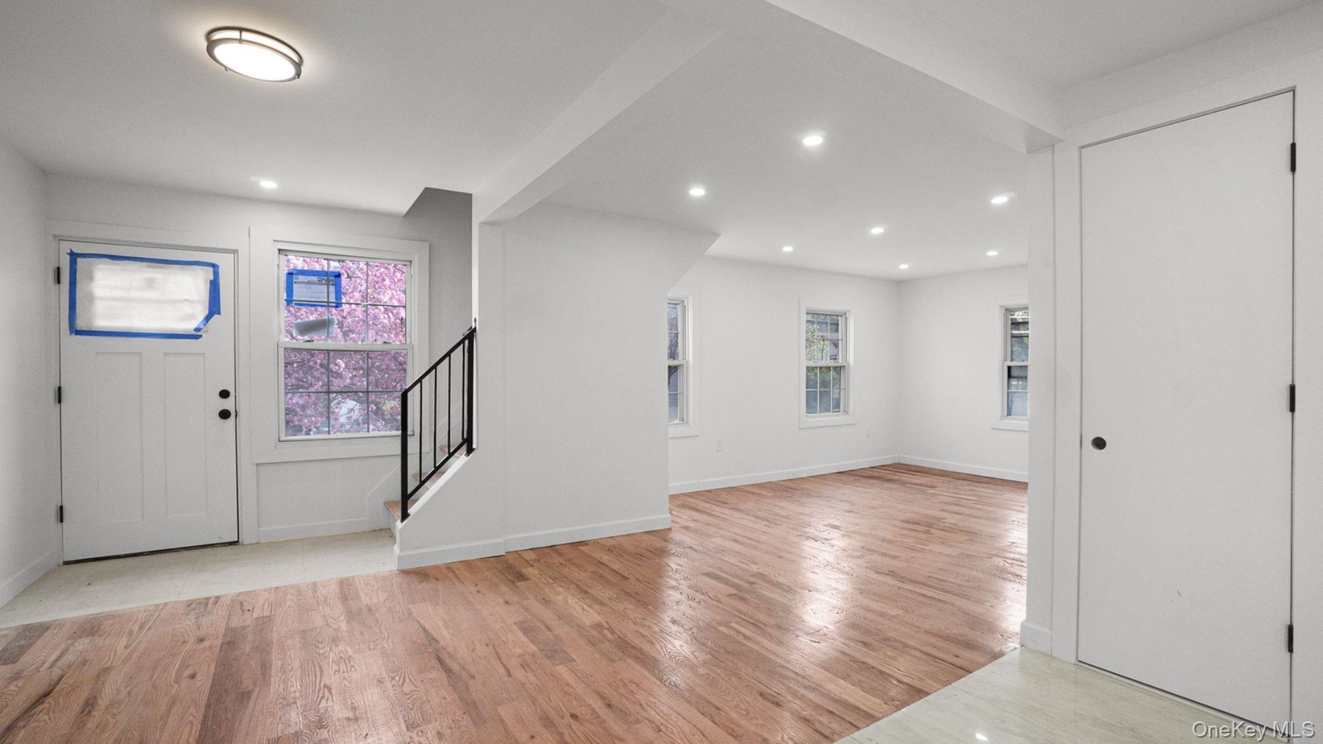 Single Family 238th  Bronx, NY 10470, MLS-986979-9