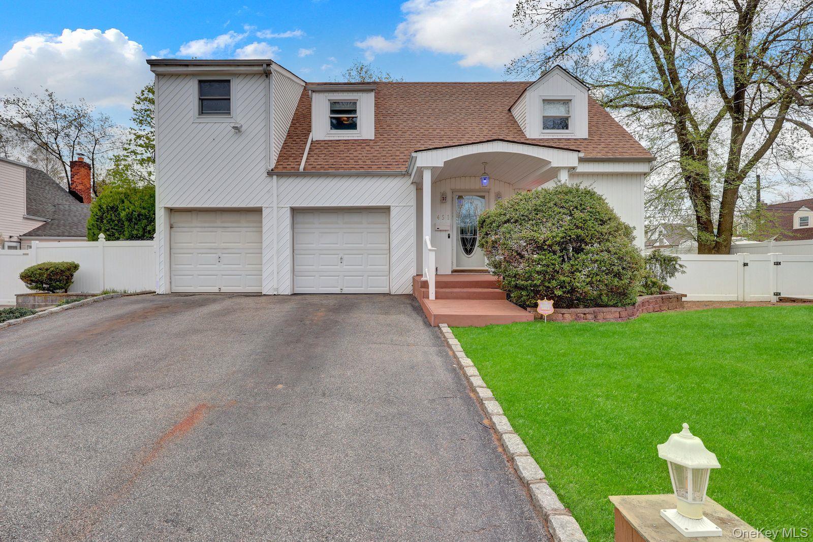 Single Family Grove  Nassau County, NY 11580, MLS-987024-3