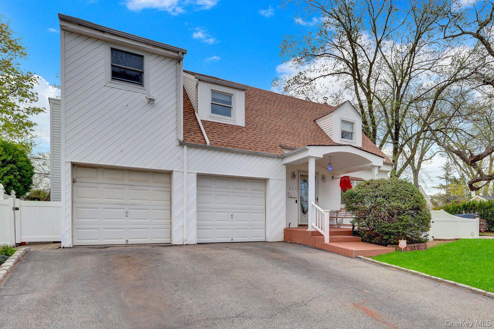 Single Family Grove  Nassau County, NY 11580, MLS-987024-4