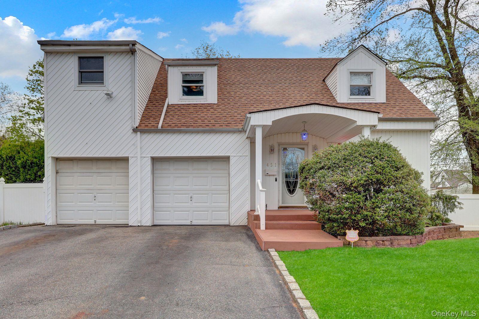 Single Family Grove  Nassau County, NY 11580, MLS-987024-5