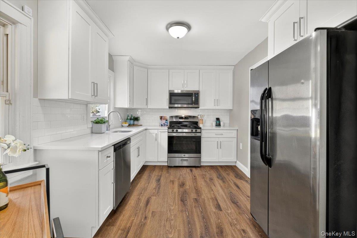 Single Family Broadfield  Nassau County, NY 11550, MLS-987044-7