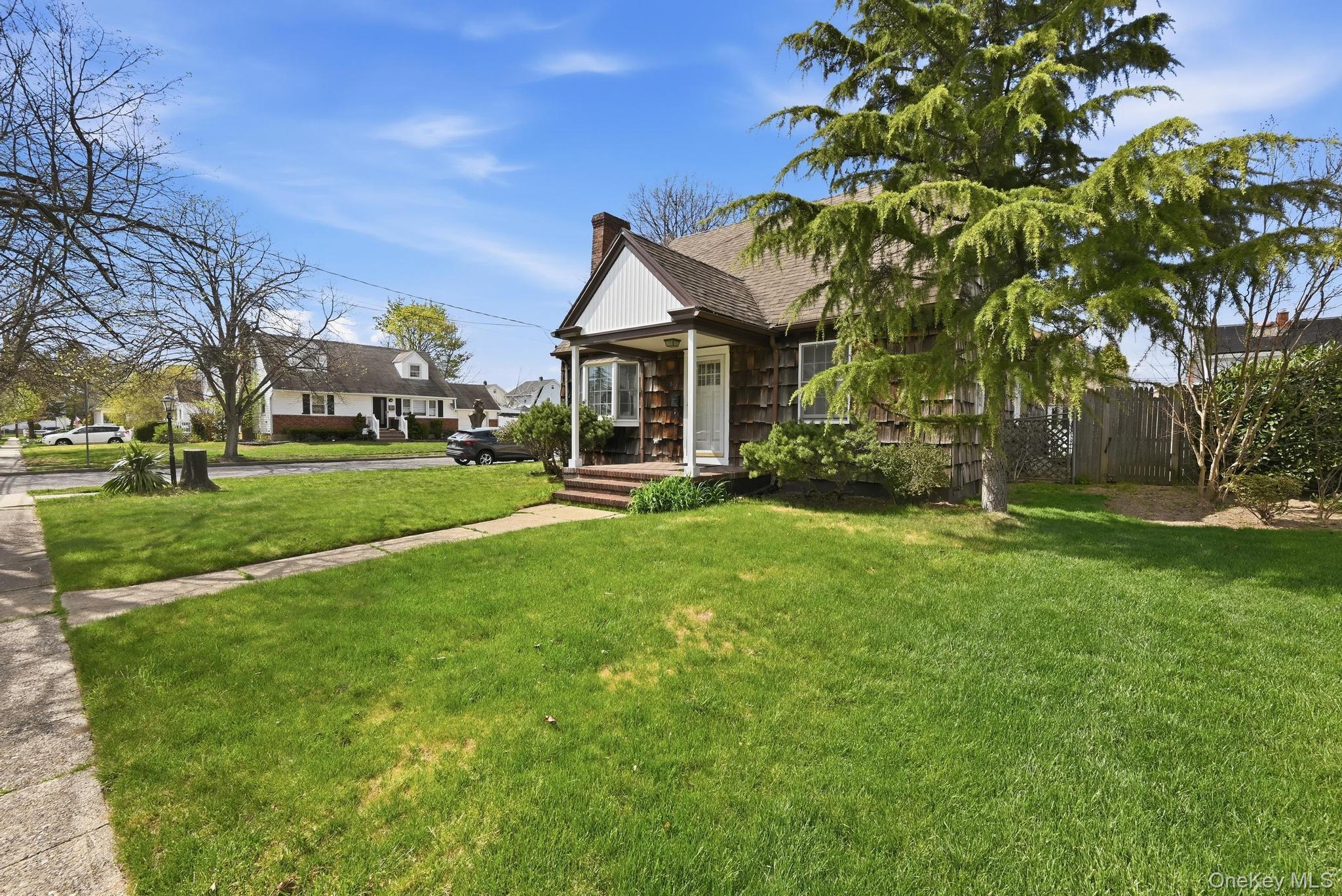 Single Family Hughes  Nassau County, NY 11710, MLS-987089-4