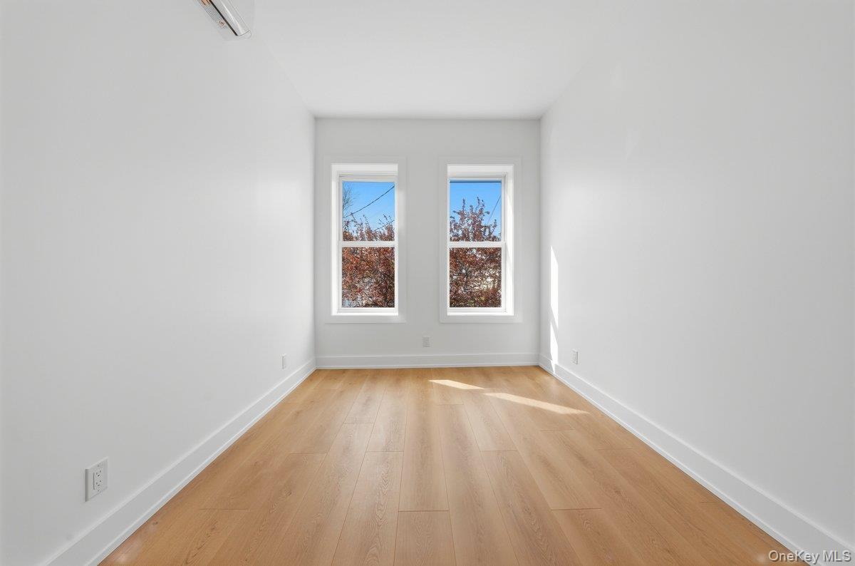 Single Family Glenmore  Brooklyn, NY 11207, MLS-987131-23