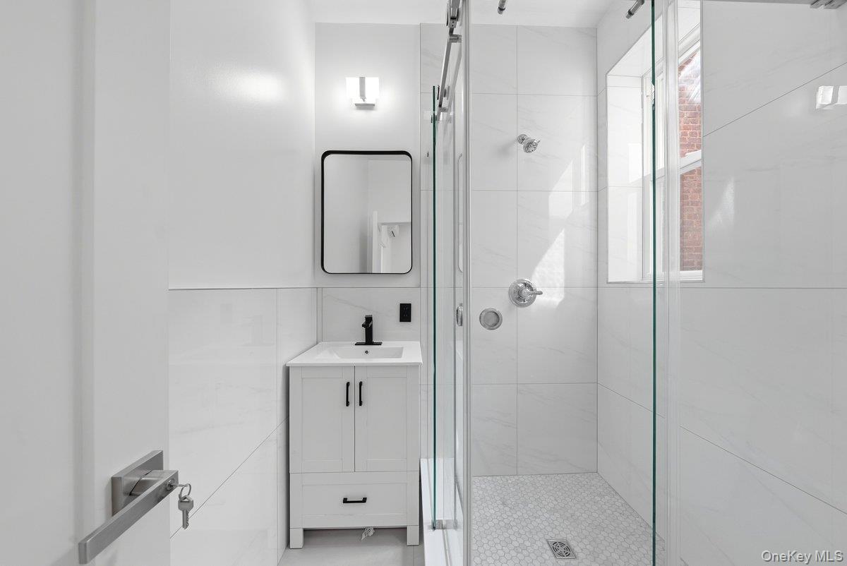 Single Family Glenmore  Brooklyn, NY 11207, MLS-987131-28