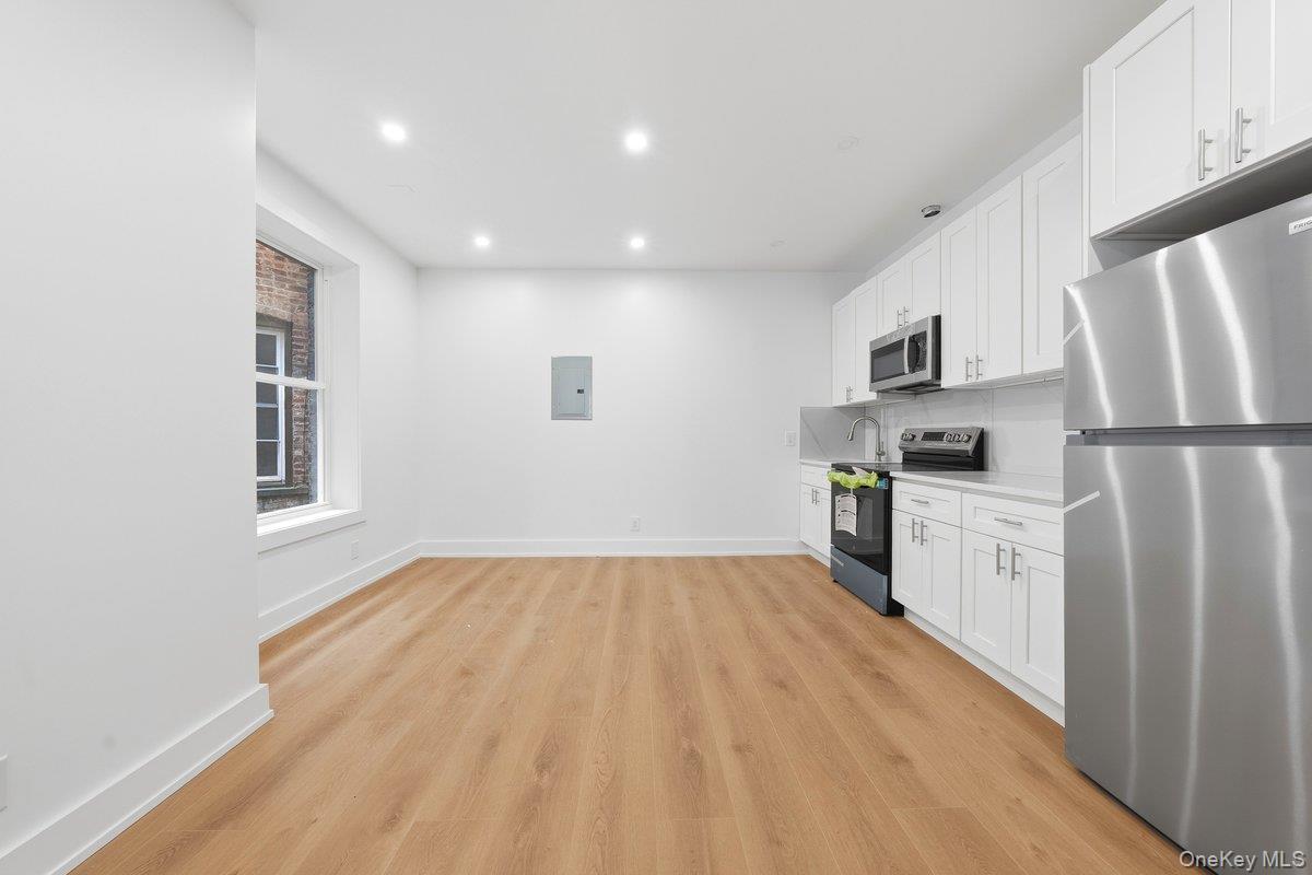 Single Family Glenmore  Brooklyn, NY 11207, MLS-987131-32