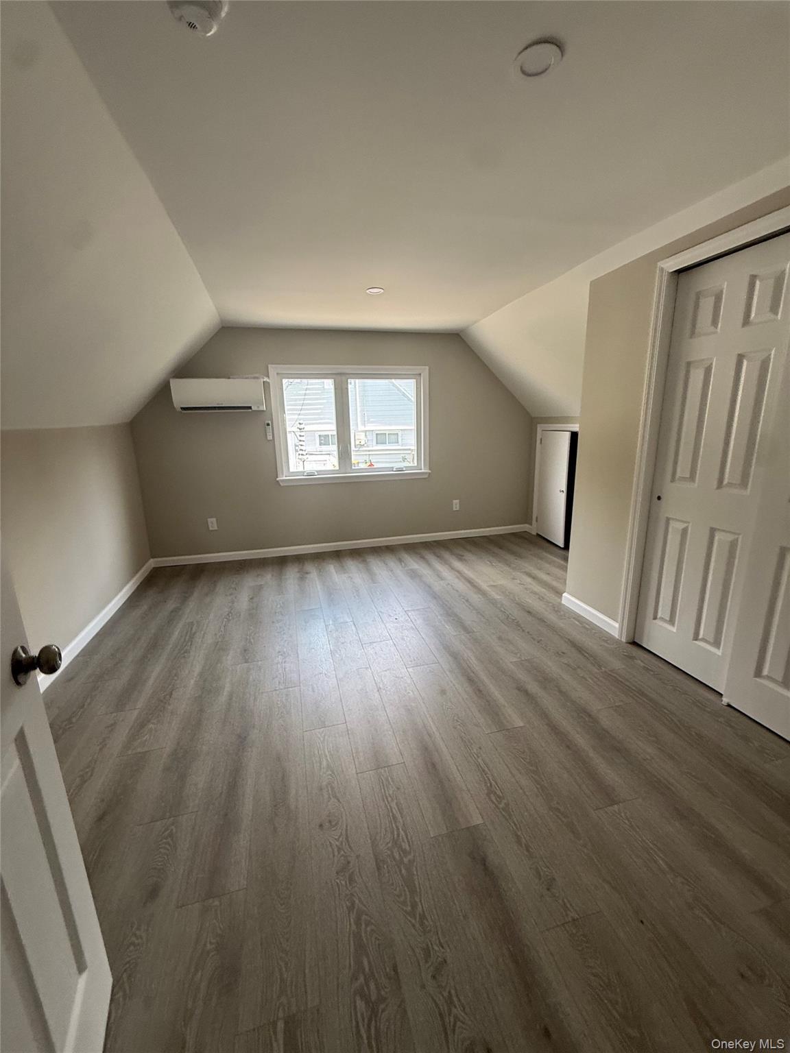 Single Family Mountaindale  Westchester County, NY 10710, MLS-987153-11