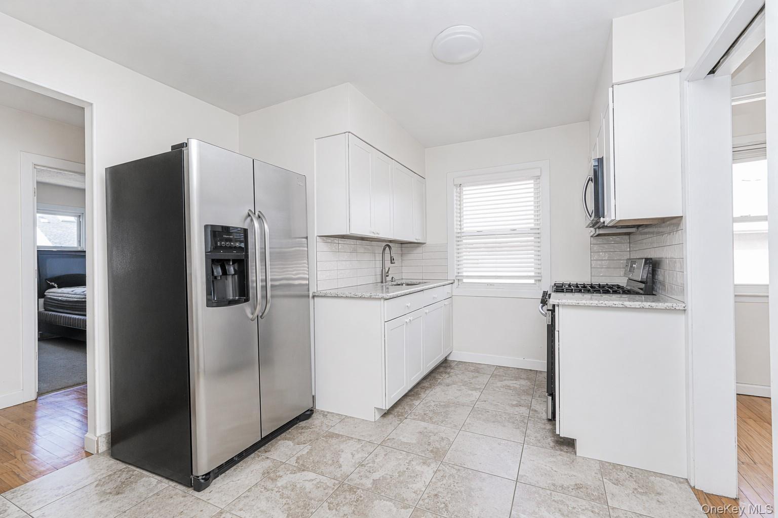 Single Family Cameron  Staten Island, NY 10305, MLS-987154-10