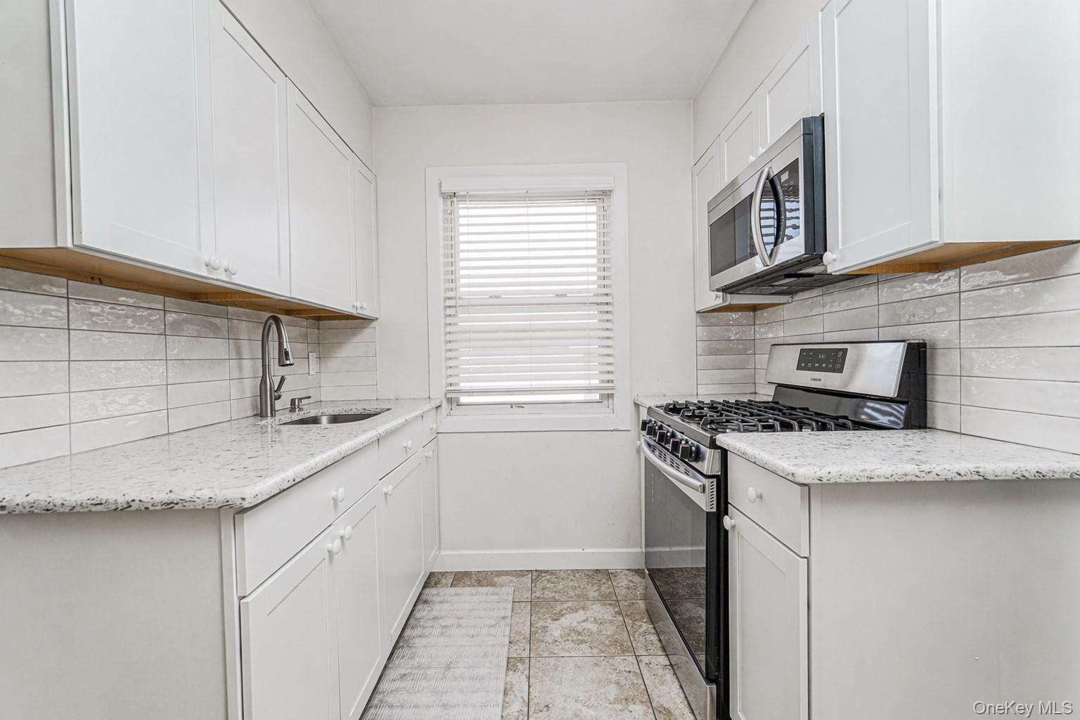 Single Family Cameron  Staten Island, NY 10305, MLS-987154-11