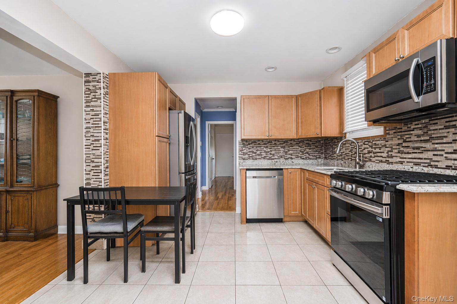 Single Family Cameron  Staten Island, NY 10305, MLS-987154-19