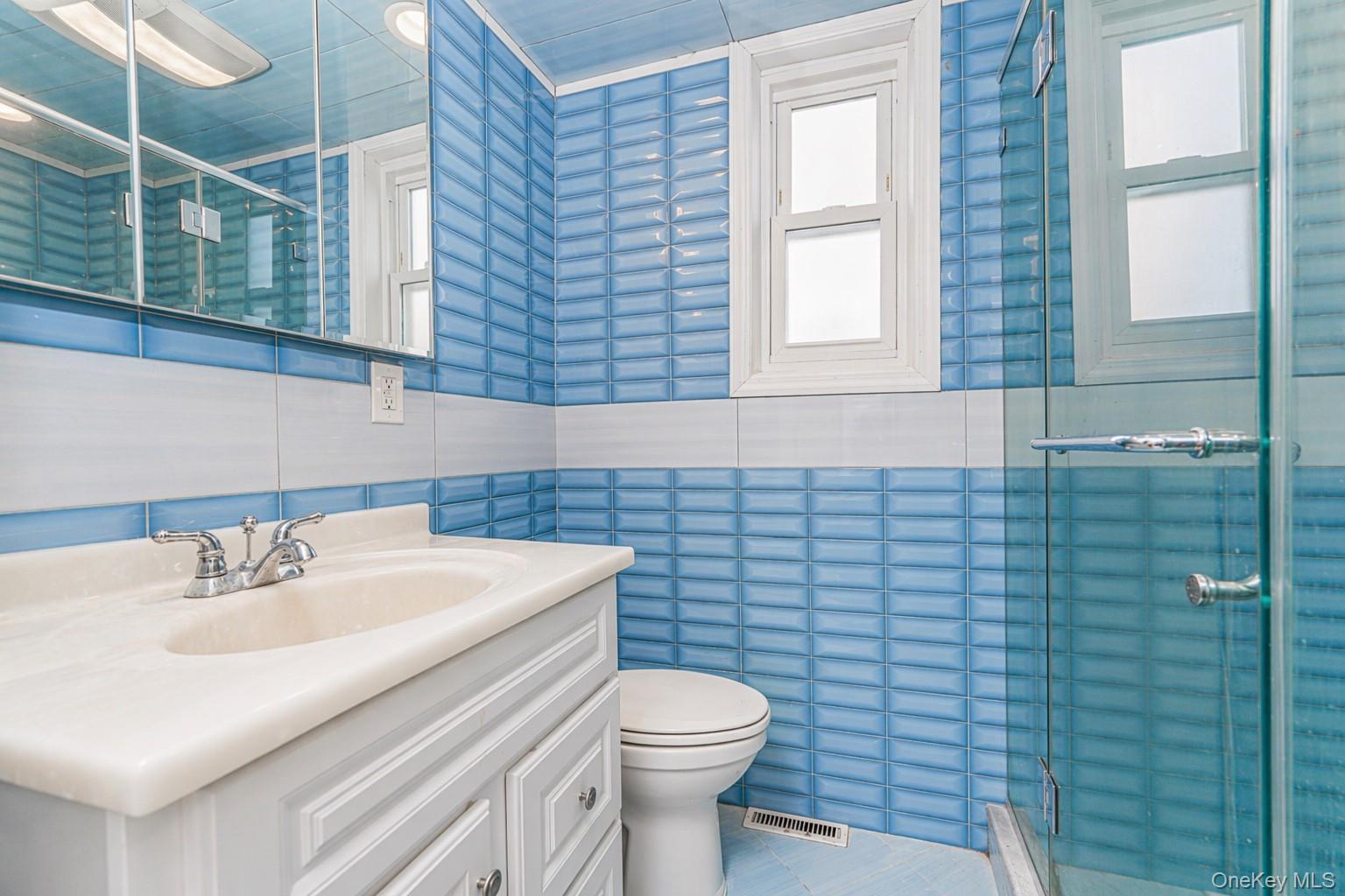 Single Family Cameron  Staten Island, NY 10305, MLS-987154-21