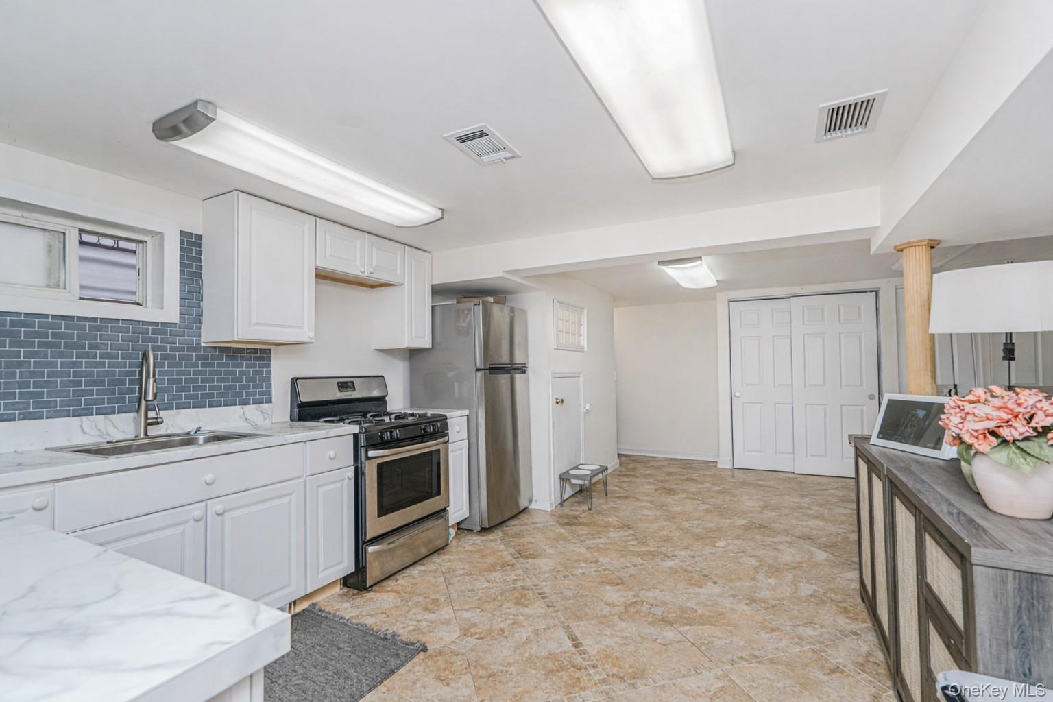 Single Family Cameron  Staten Island, NY 10305, MLS-987154-27
