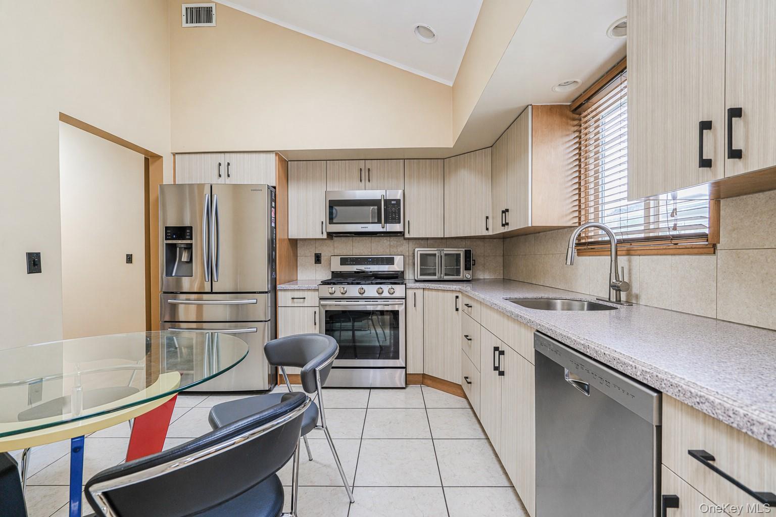 Single Family Tallman  Staten Island, NY 10312, MLS-987167-19