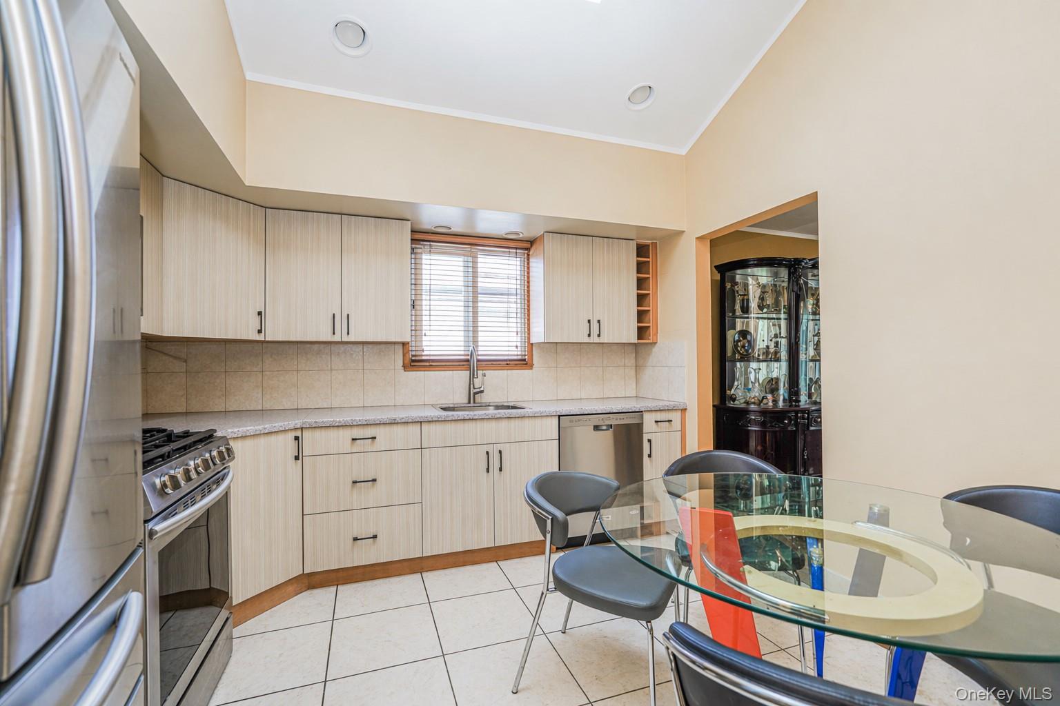 Single Family Tallman  Staten Island, NY 10312, MLS-987167-20