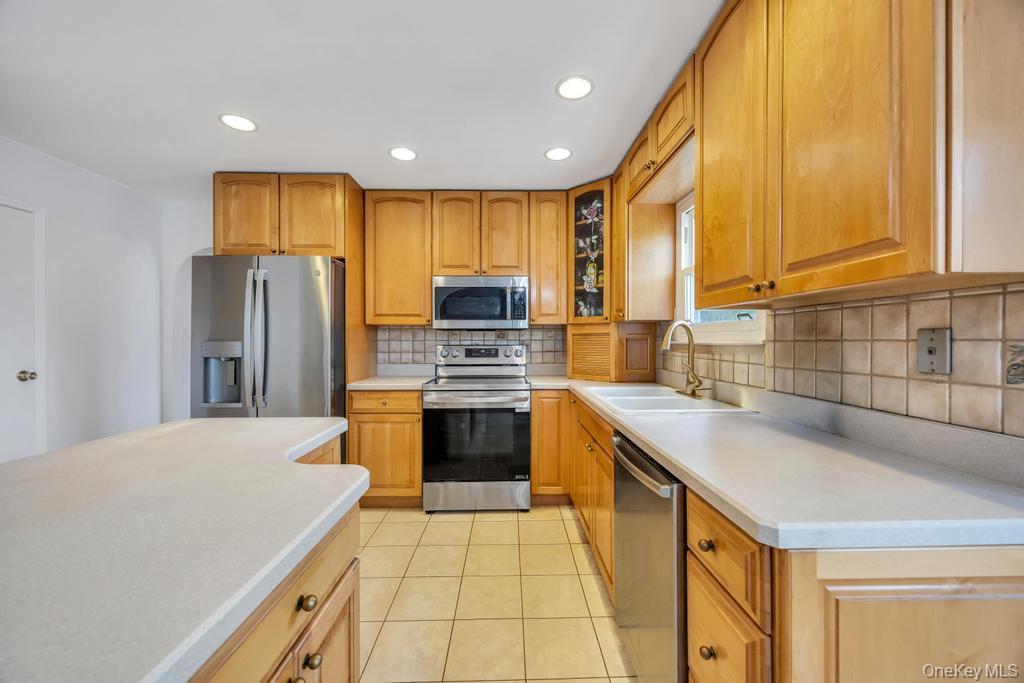 Single Family Chester  Suffolk County, NY 11787, MLS-987172-18