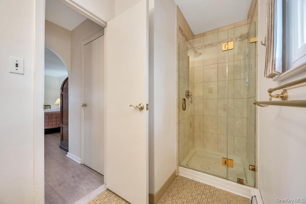 Single Family Chester  Suffolk County, NY 11787, MLS-987172-28