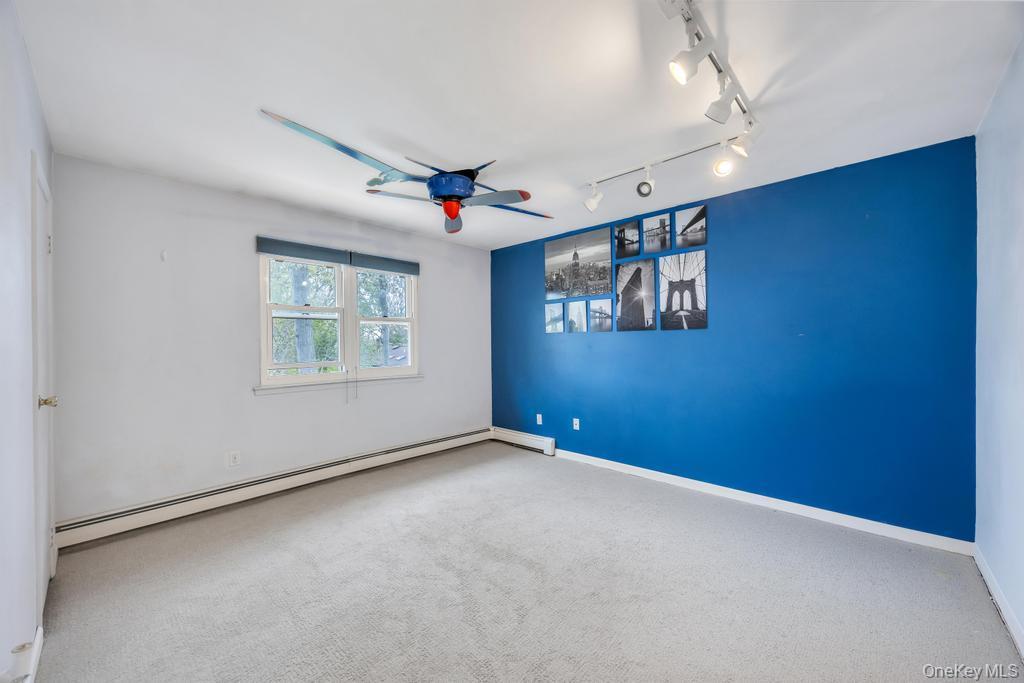 Single Family Chester  Suffolk County, NY 11787, MLS-987172-30