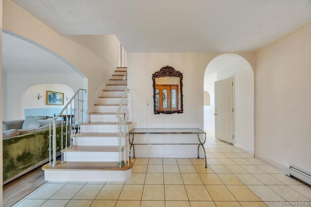 Single Family Chester  Suffolk County, NY 11787, MLS-987172-8