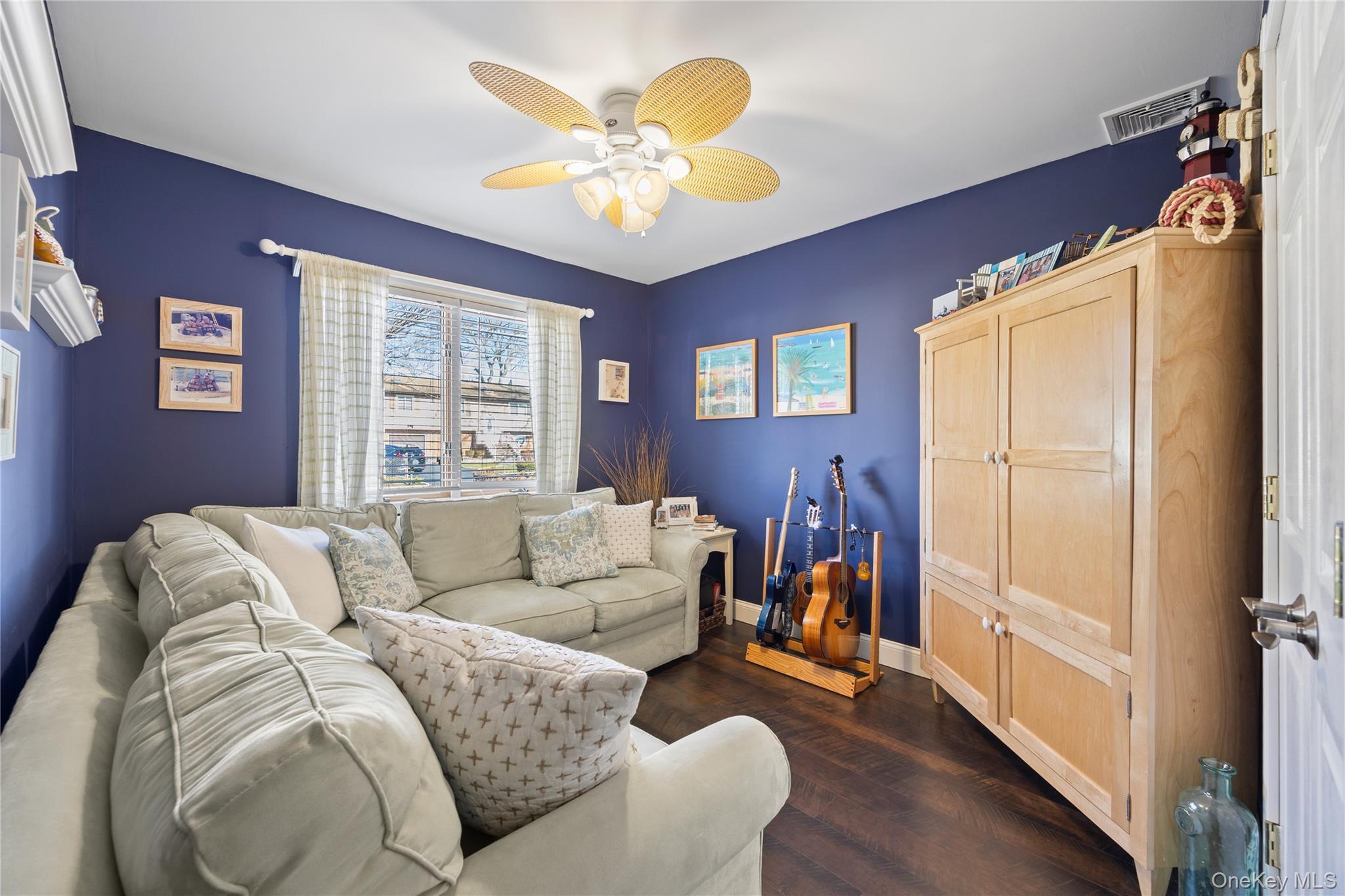 Single Family Aster  Suffolk County, NY 11742, MLS-987220-28