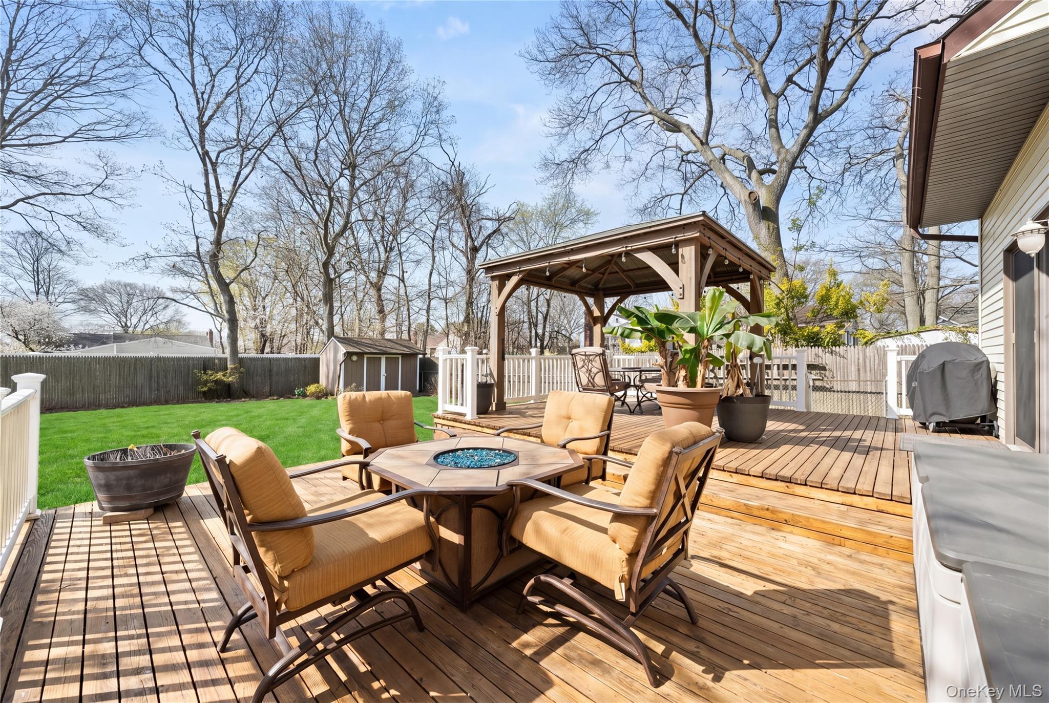 Single Family Aster  Suffolk County, NY 11742, MLS-987220-29