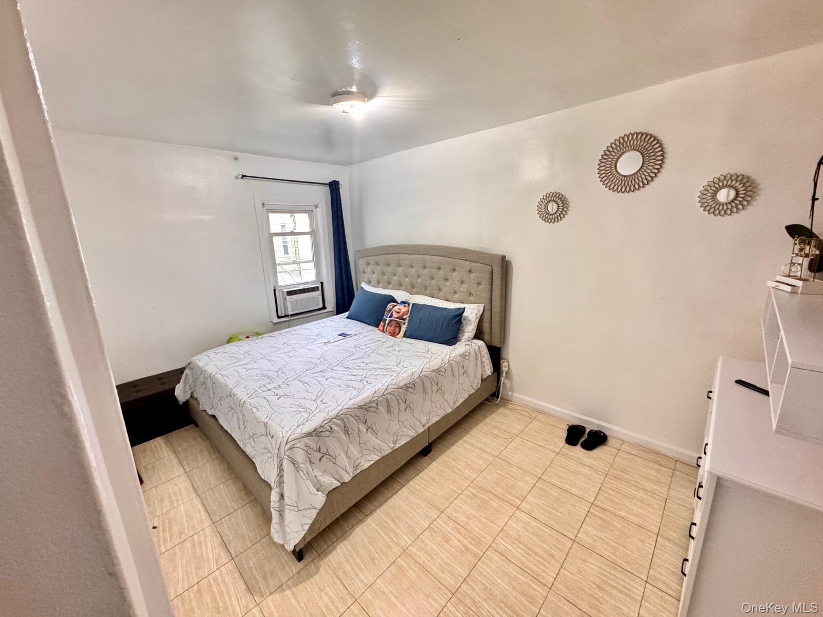 Single Family 80th Queens, NY 11421, MLS-987221-10