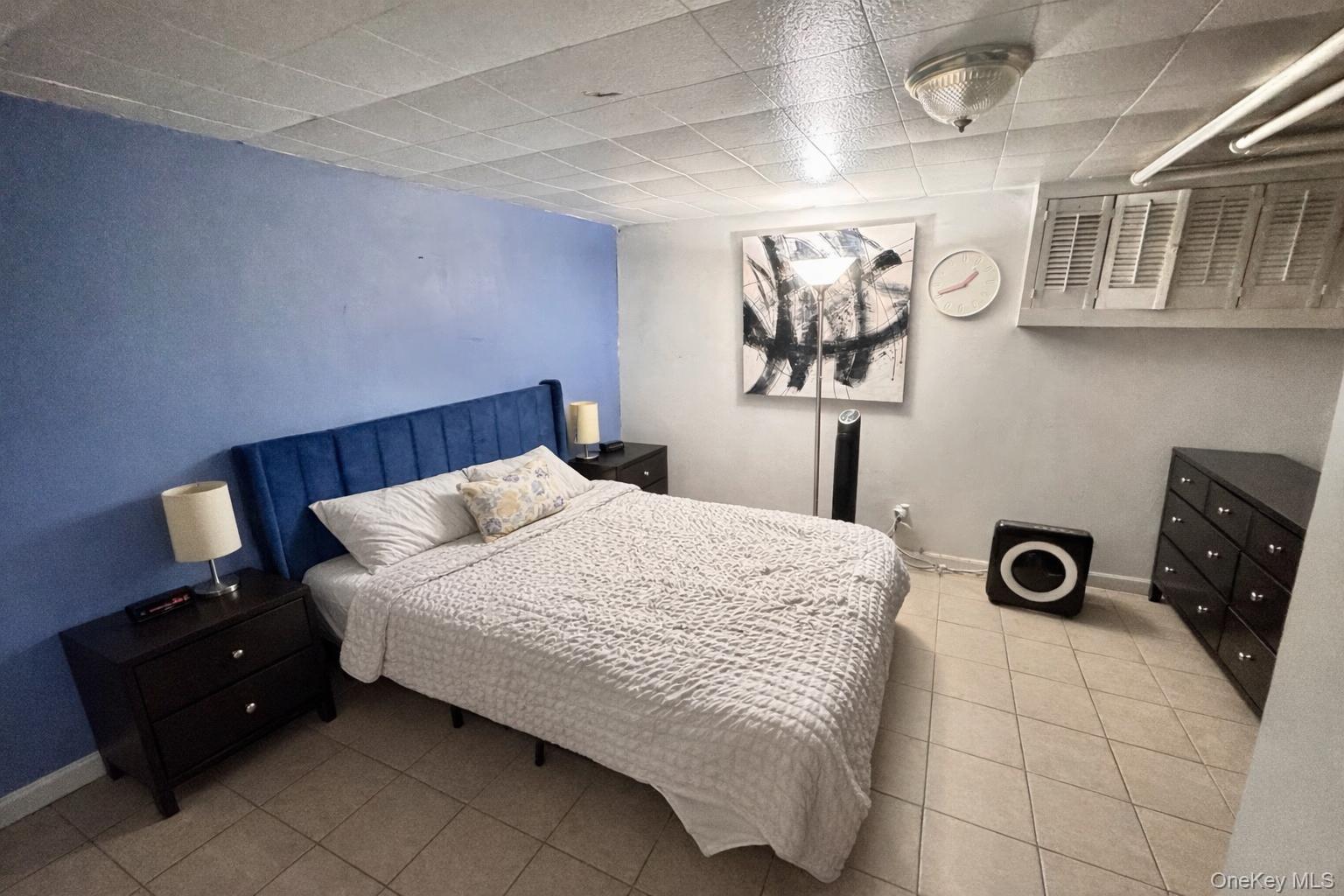 Single Family 80th Queens, NY 11421, MLS-987221-20