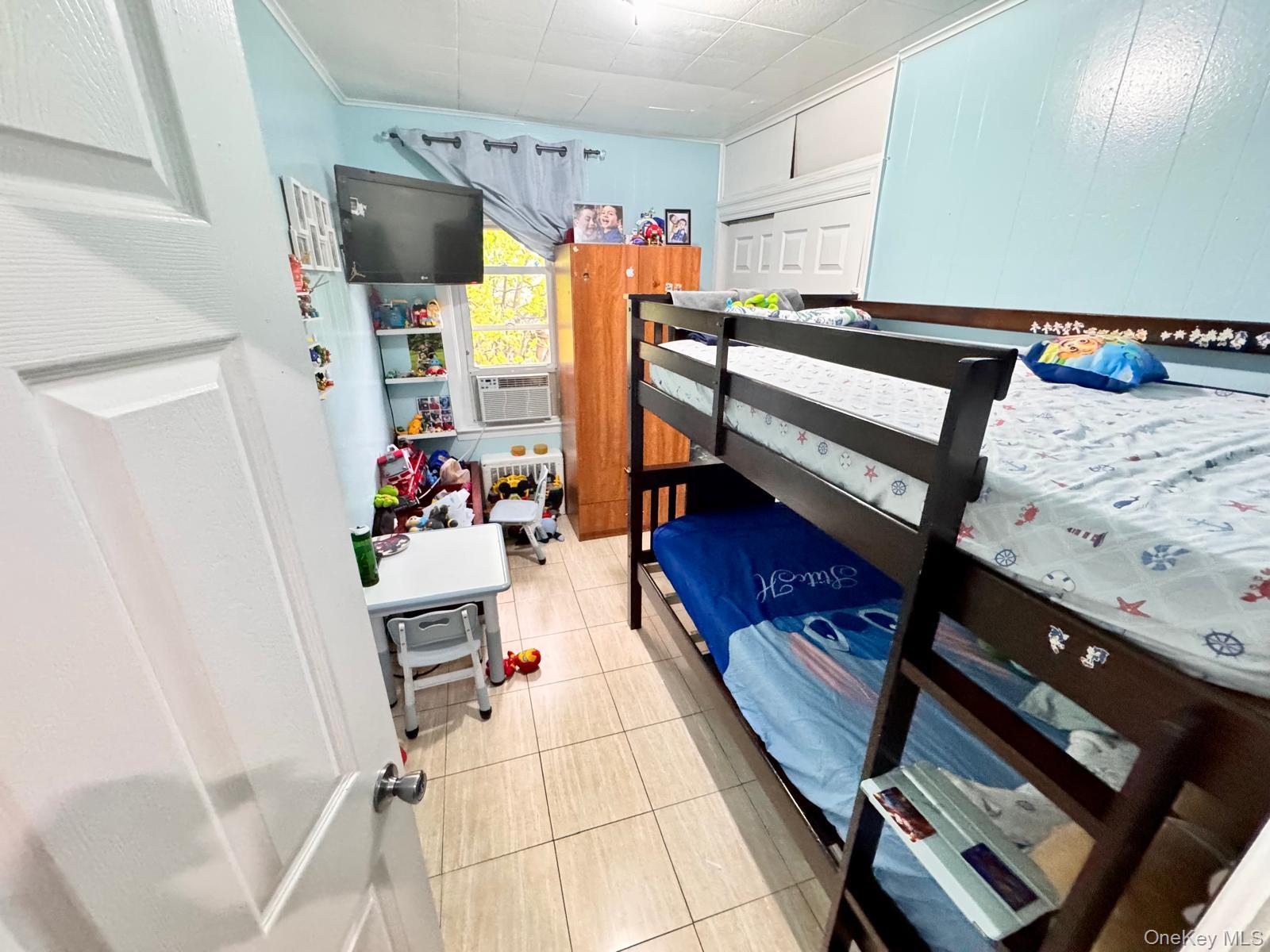 Single Family 80th Queens, NY 11421, MLS-987221-9