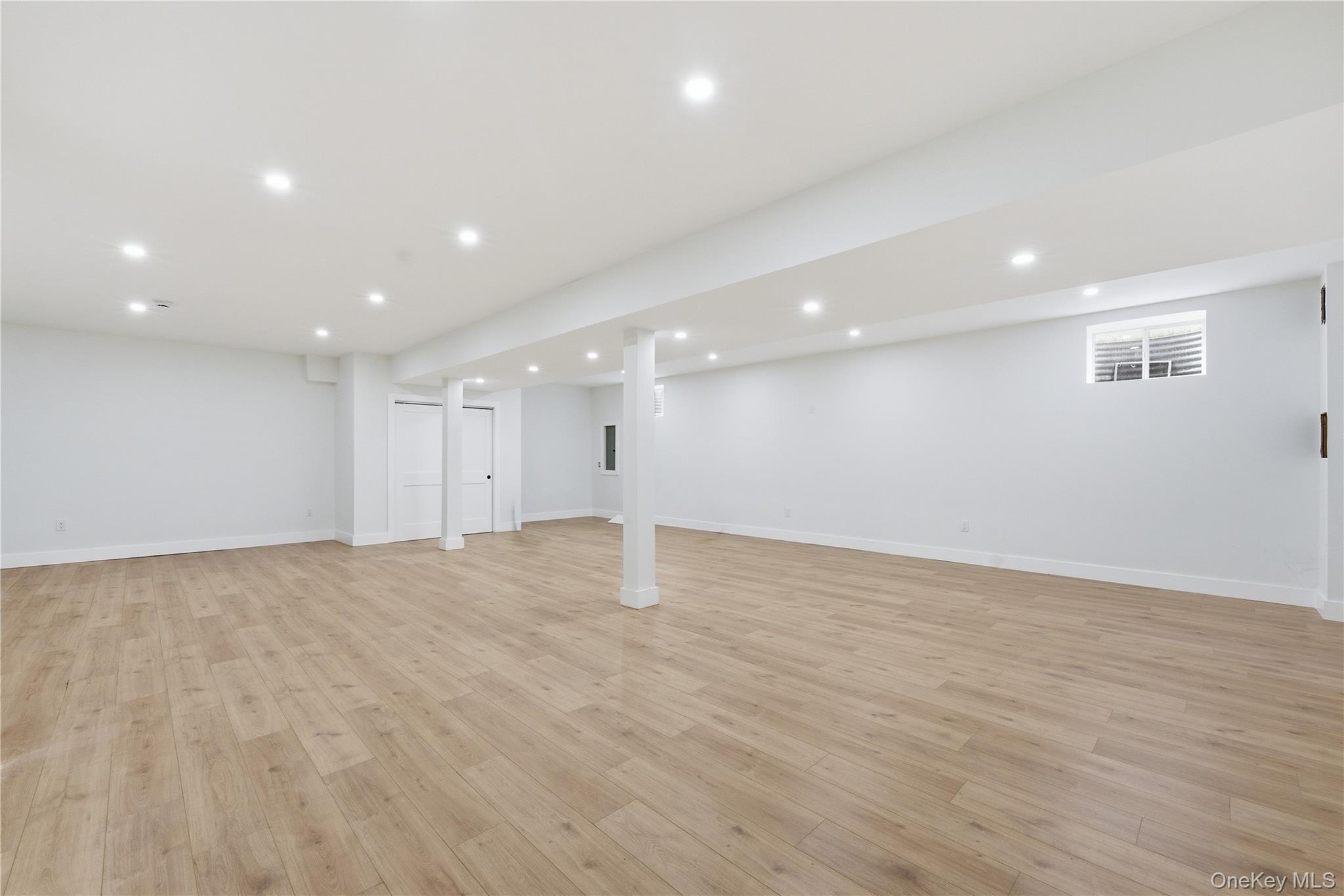 Single Family Friends Lane Nassau County, NY 11590, MLS-987285-45