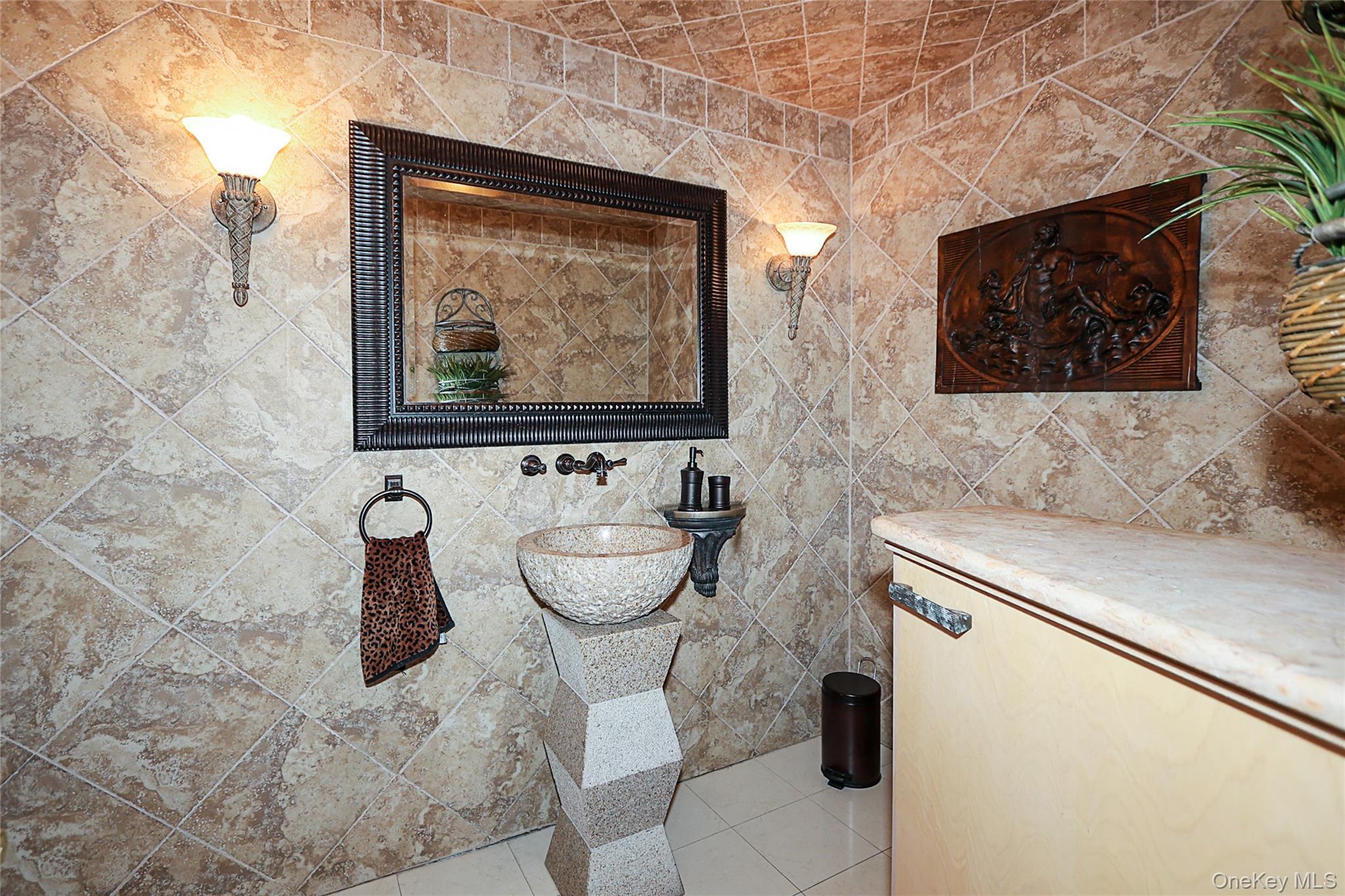 Condo Altessa  Suffolk County, NY 11747, MLS-987307-12