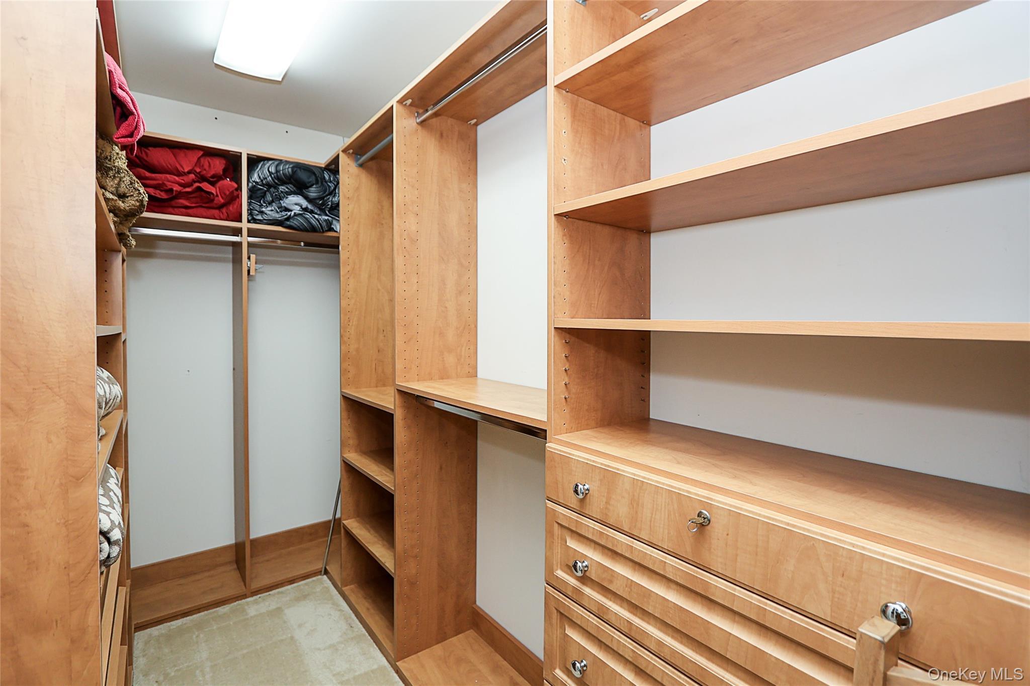 Condo Altessa  Suffolk County, NY 11747, MLS-987307-22