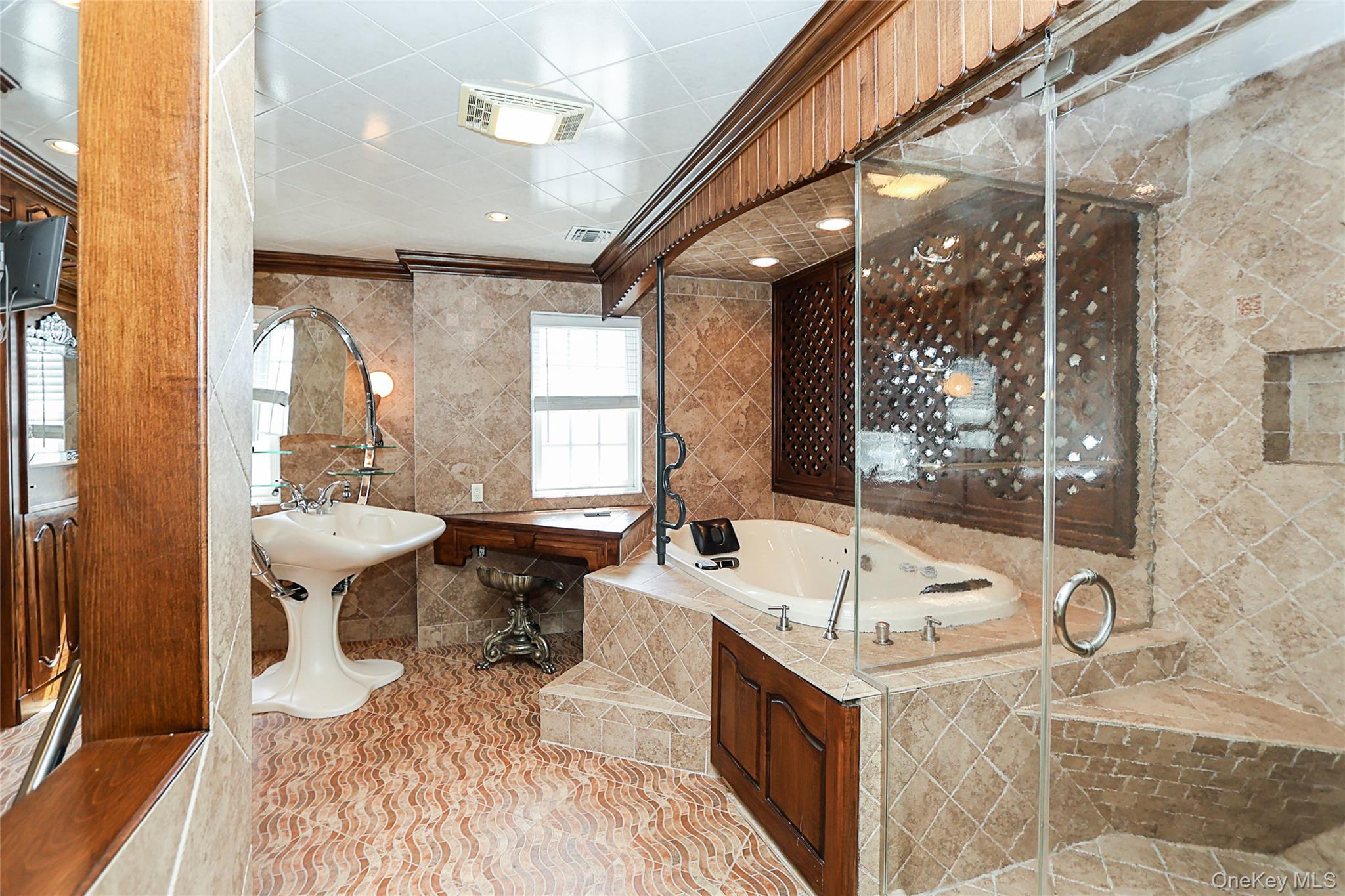 Condo Altessa  Suffolk County, NY 11747, MLS-987307-23