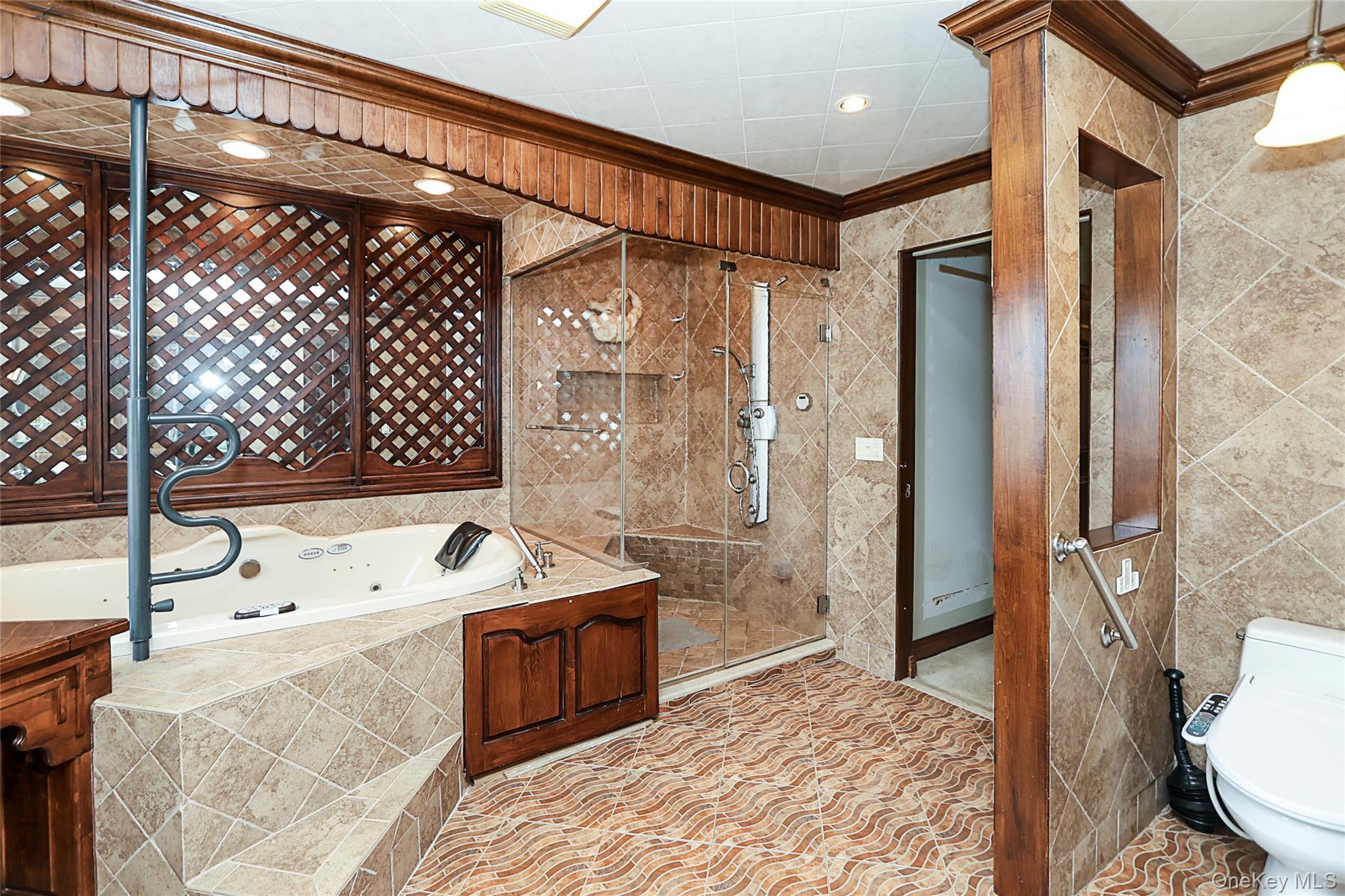 Condo Altessa  Suffolk County, NY 11747, MLS-987307-24